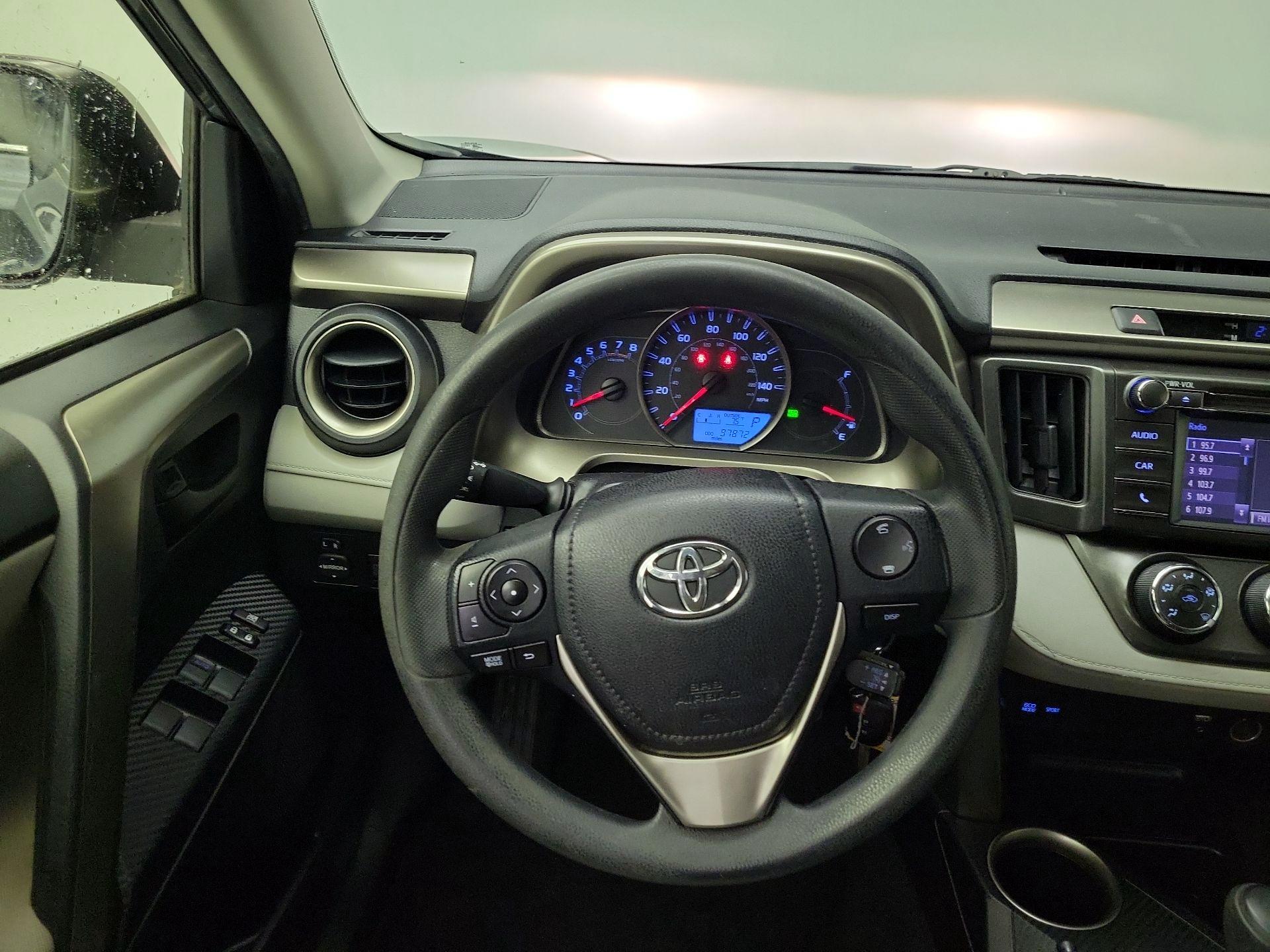 Thumbnail: 2015 Toyota RAV4 - 10