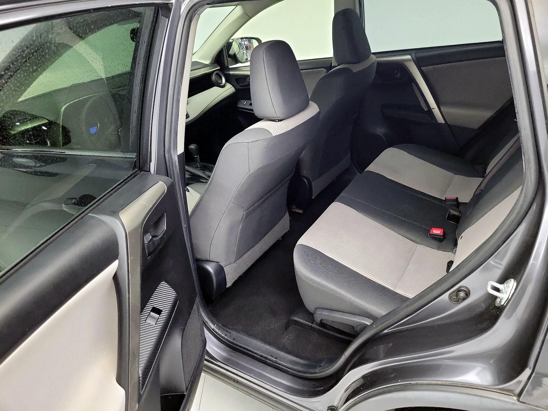 Thumbnail: 2015 Toyota RAV4 - 19