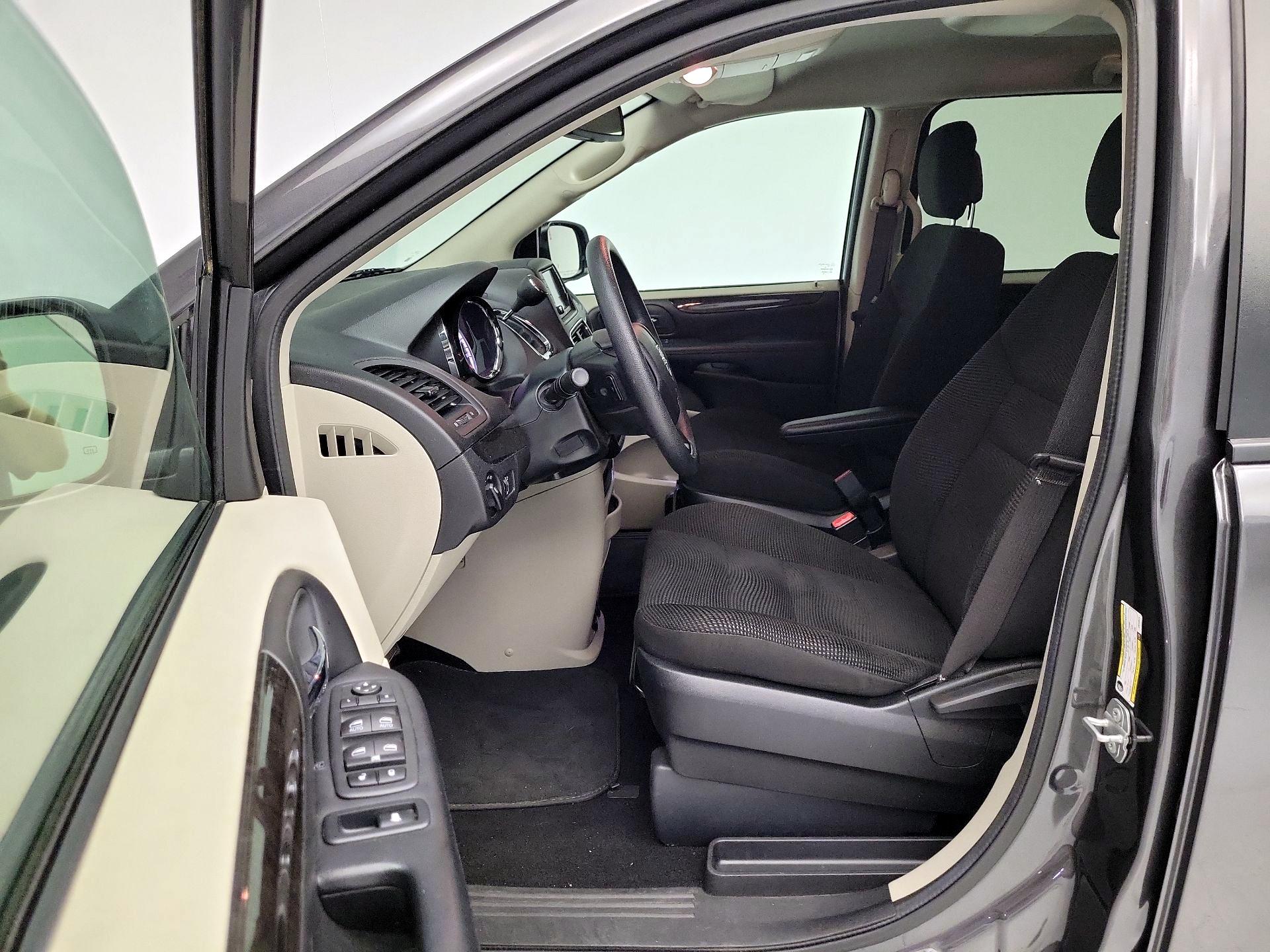 Thumbnail: 2020 Dodge Grand Caravan - 11