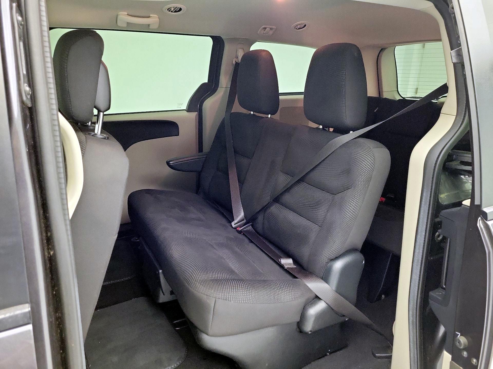Thumbnail: 2020 Dodge Grand Caravan - 19