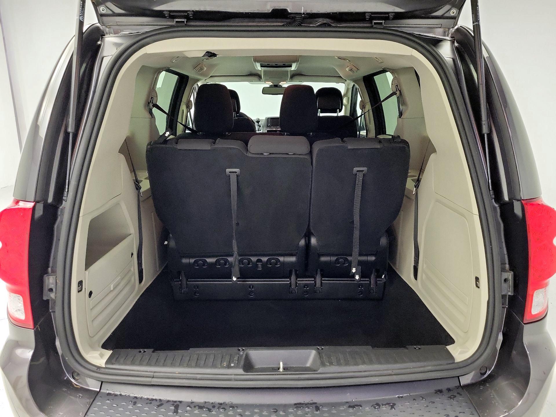 Thumbnail: 2020 Dodge Grand Caravan - 20