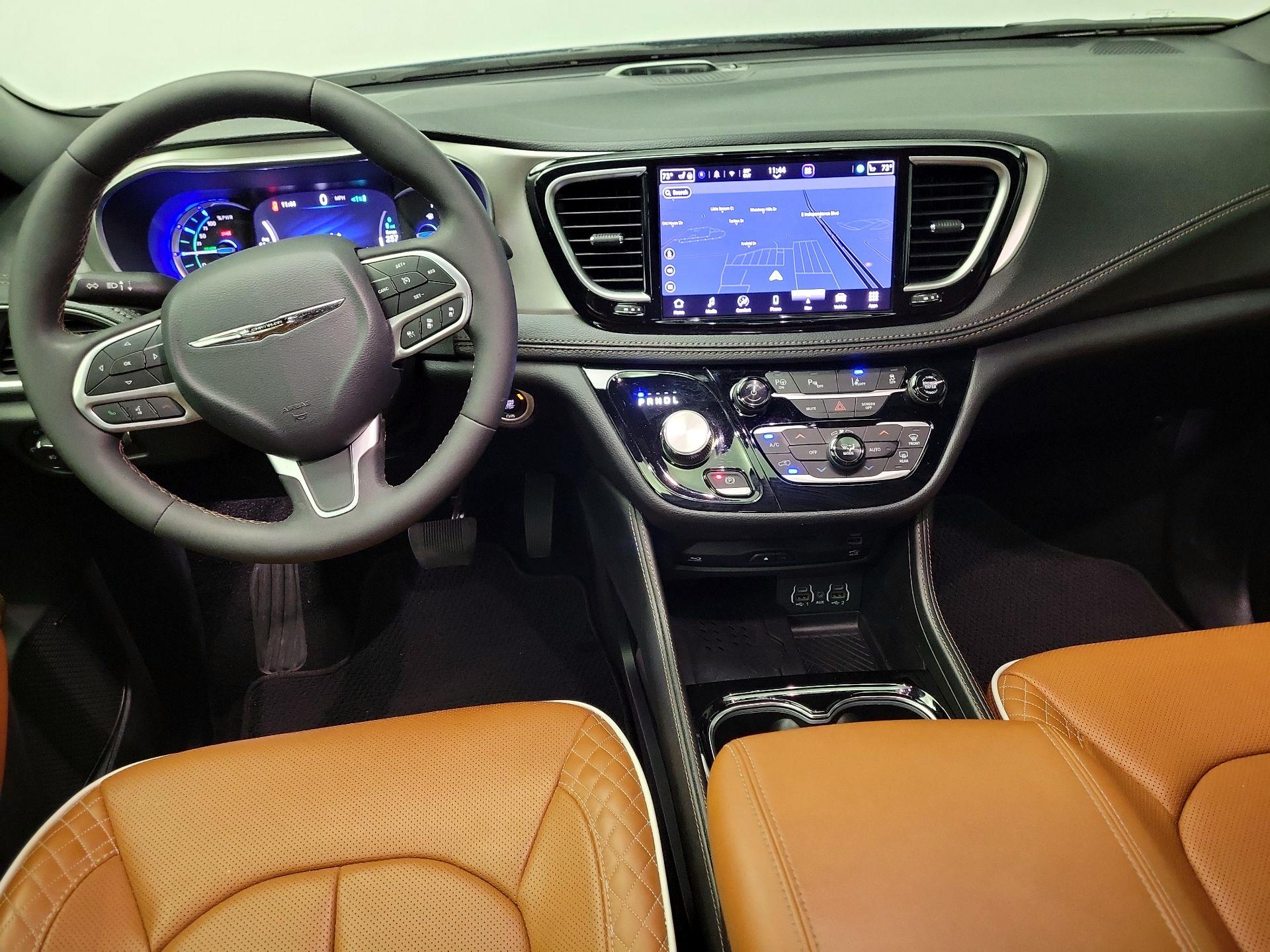 Thumbnail: 2025 Chrysler Pacifica - 9