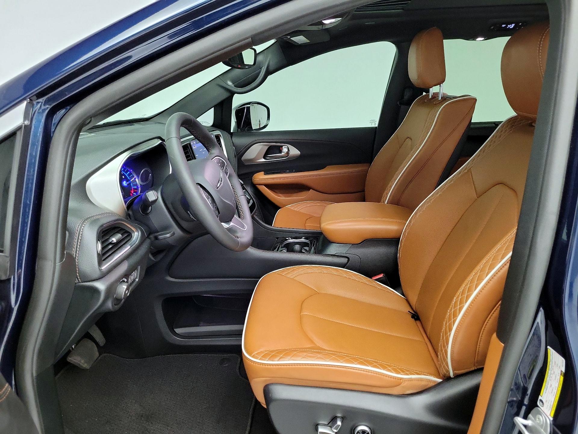 Thumbnail: 2025 Chrysler Pacifica - 11