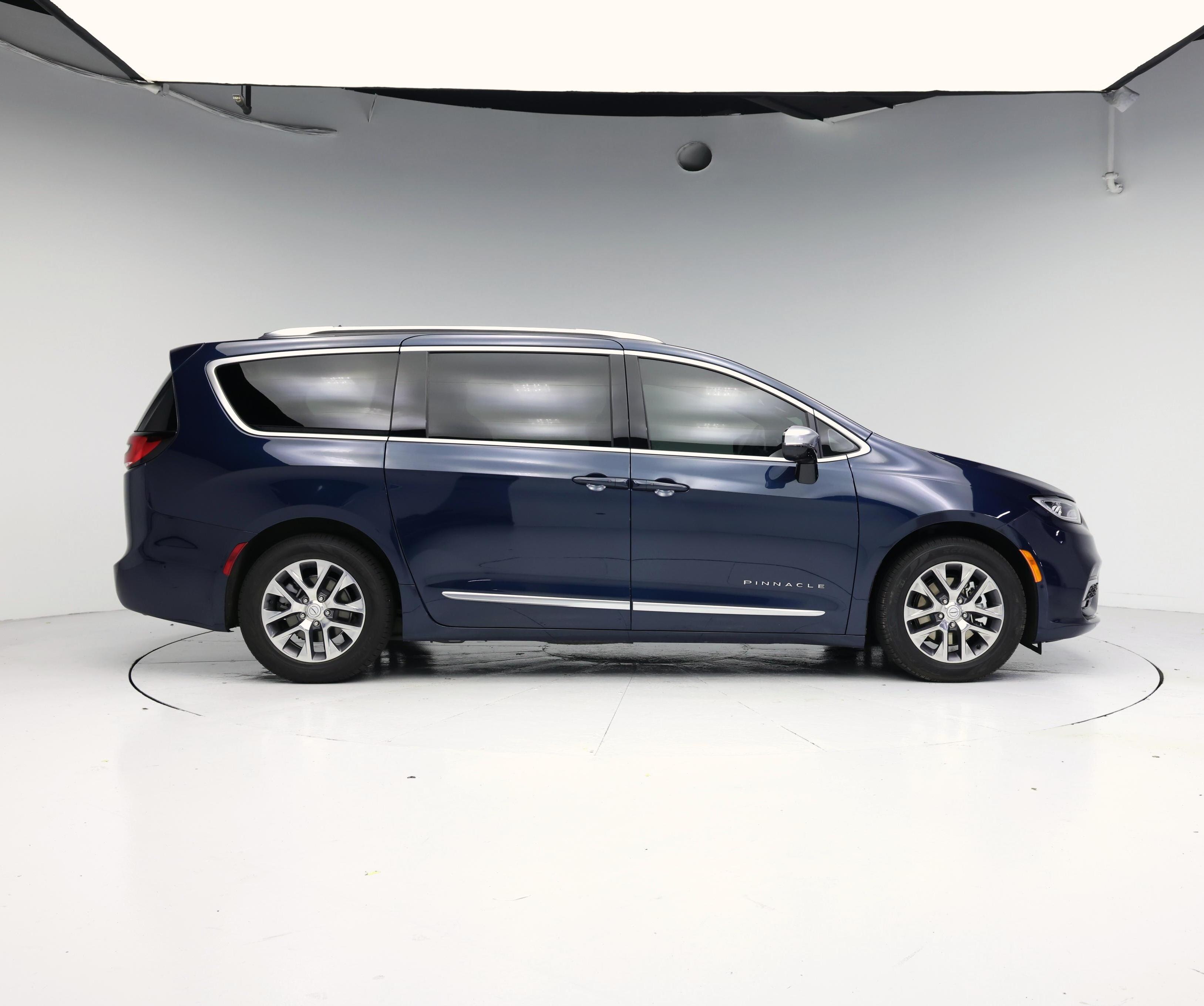 Thumbnail: 2025 Chrysler Pacifica - 7