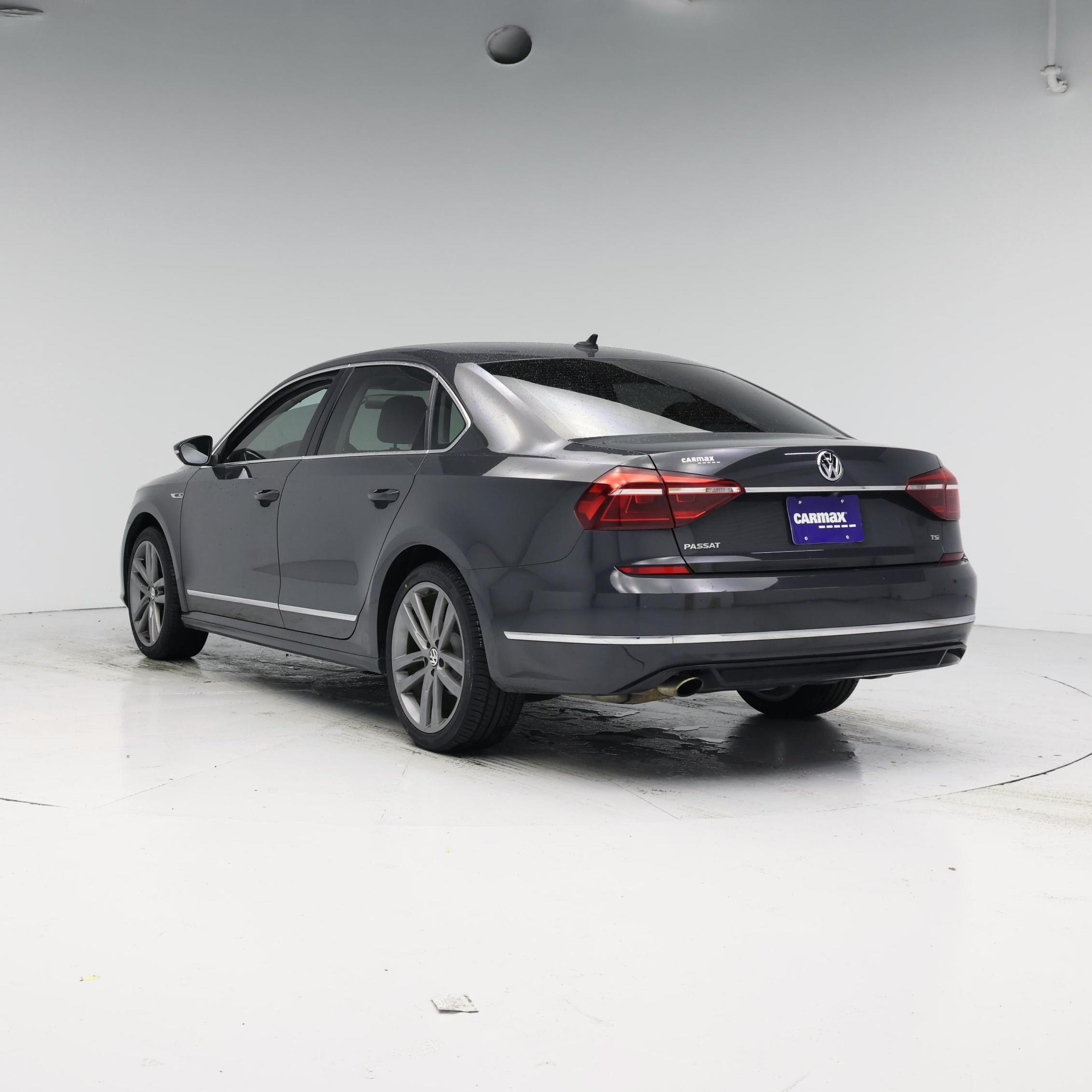Thumbnail: 2017 Volkswagen Passat - 2