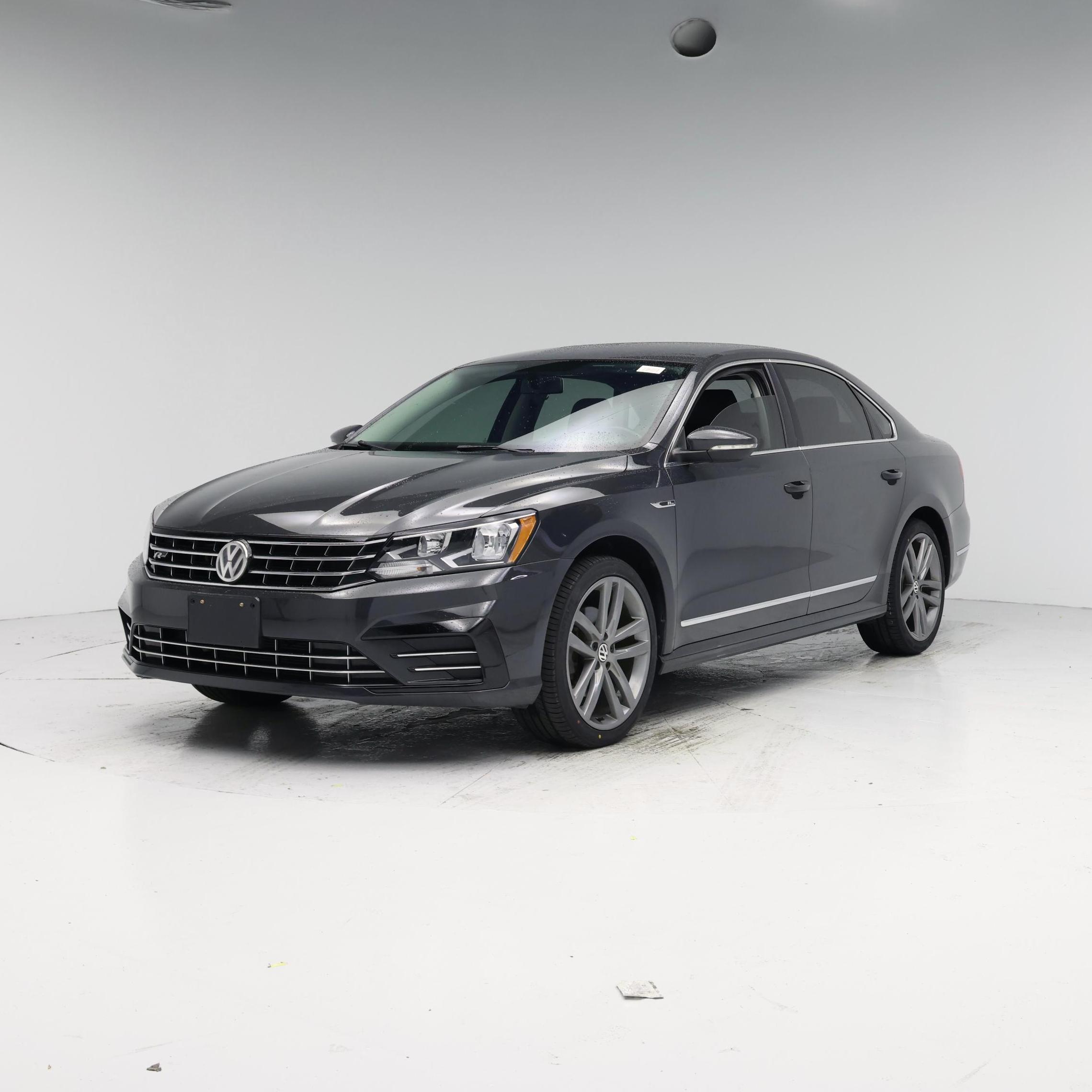 Thumbnail: 2017 Volkswagen Passat - 4