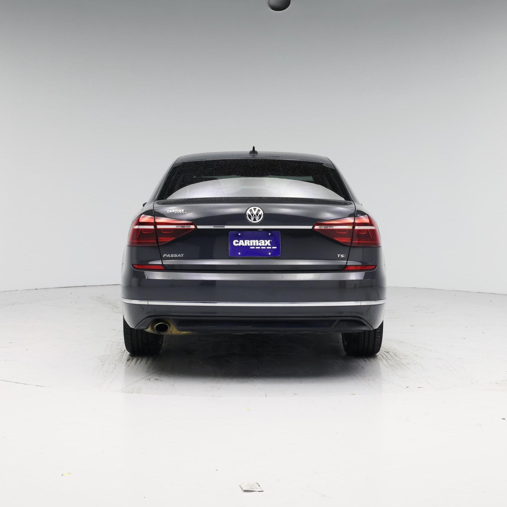 Thumbnail: 2017 Volkswagen Passat - 6