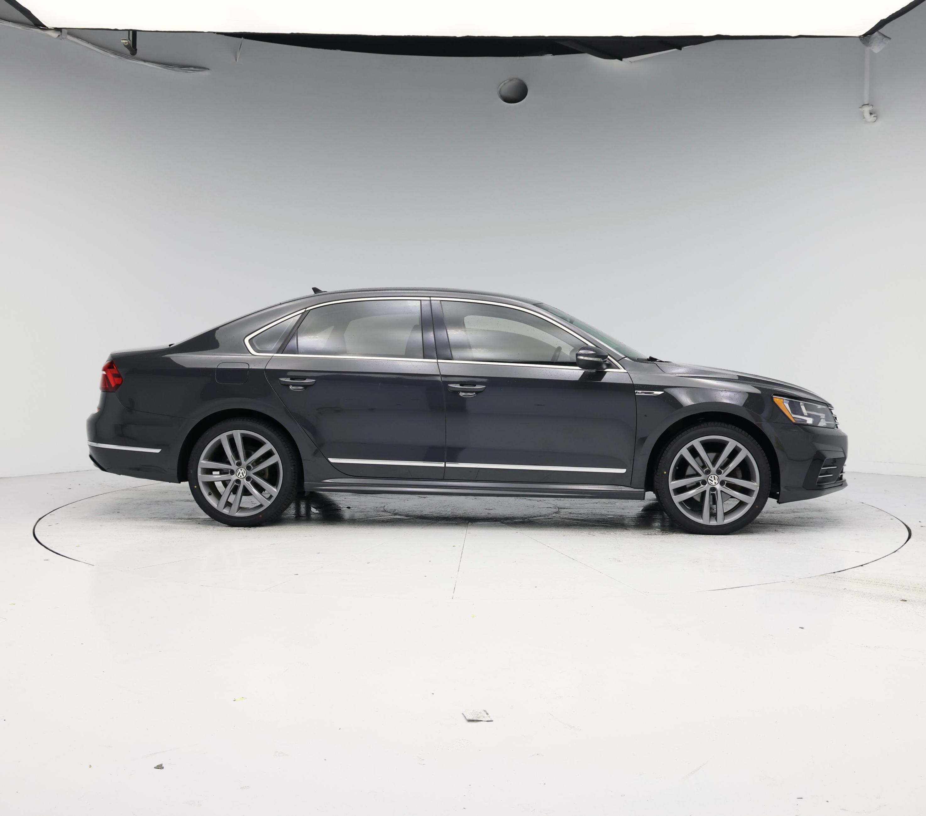 Thumbnail: 2017 Volkswagen Passat - 7