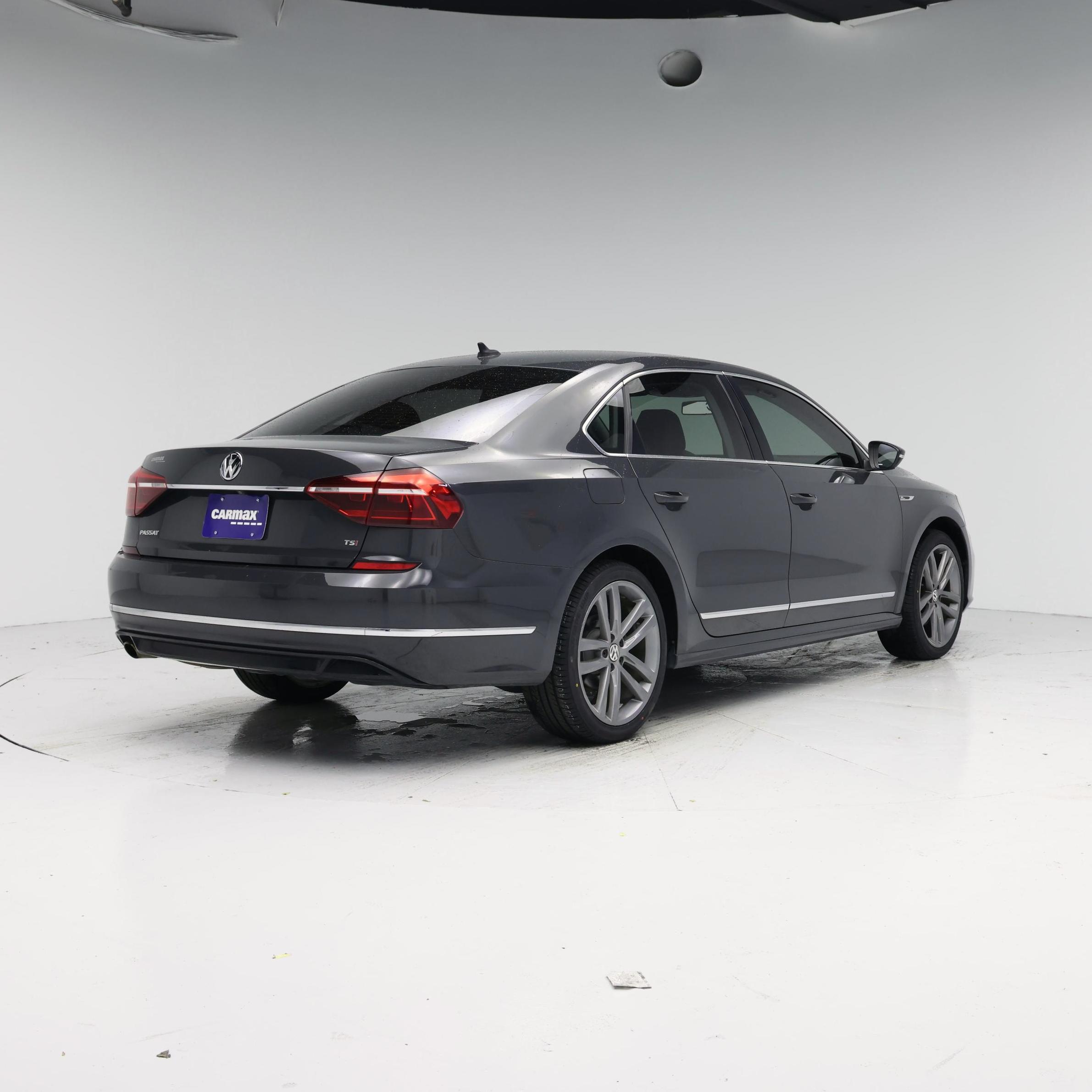 Thumbnail: 2017 Volkswagen Passat - 8