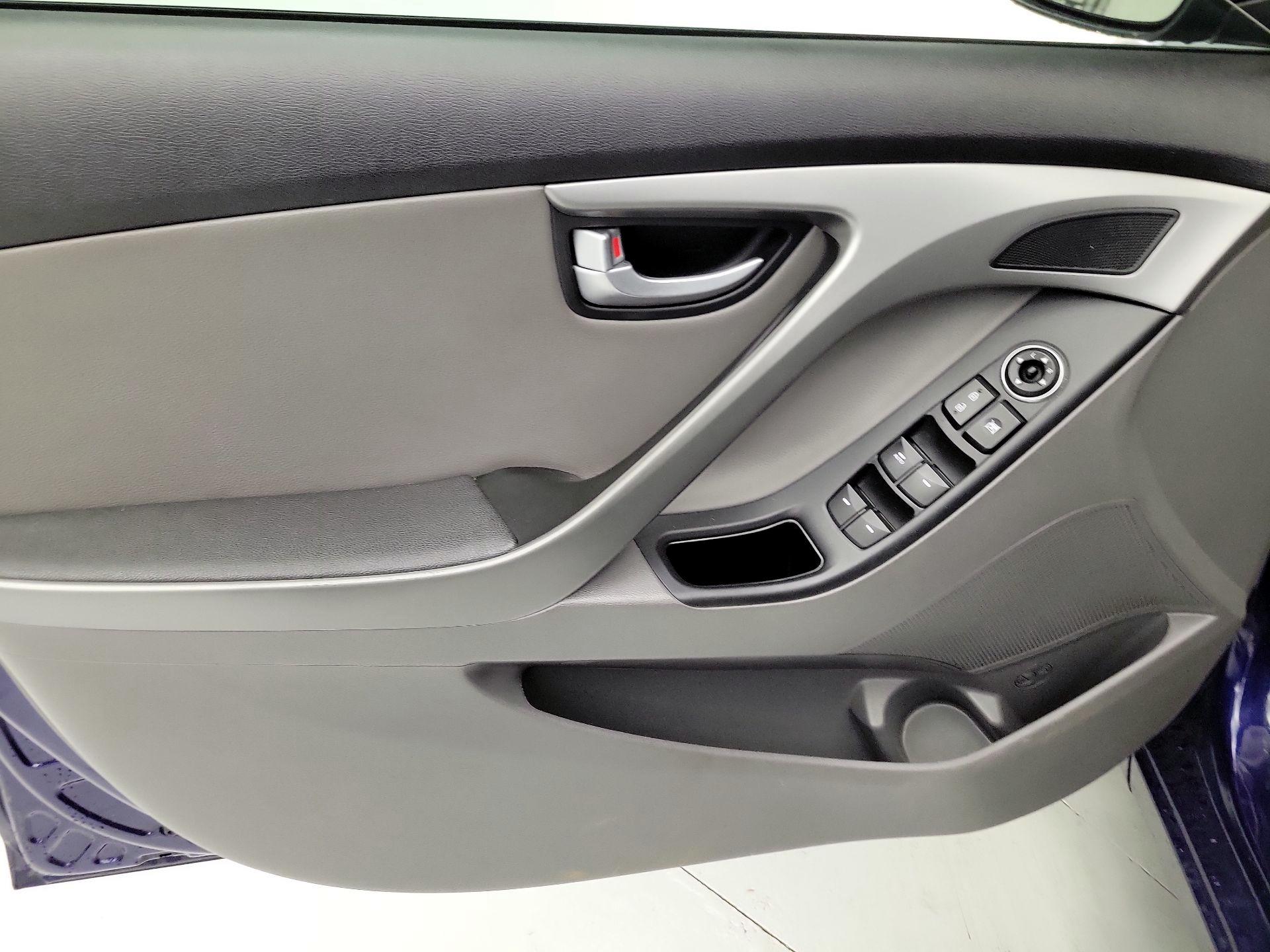 Thumbnail: 2014 Hyundai Elantra - 12