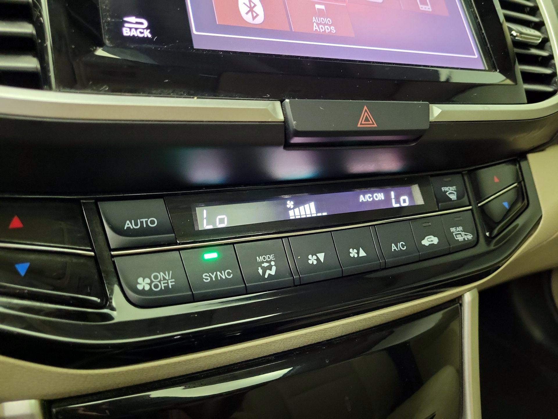 Thumbnail: 2017 Honda Accord - 15