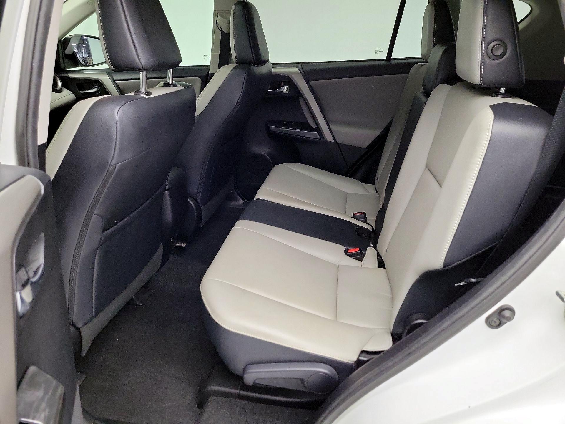 Thumbnail: 2017 Toyota RAV4 - 20