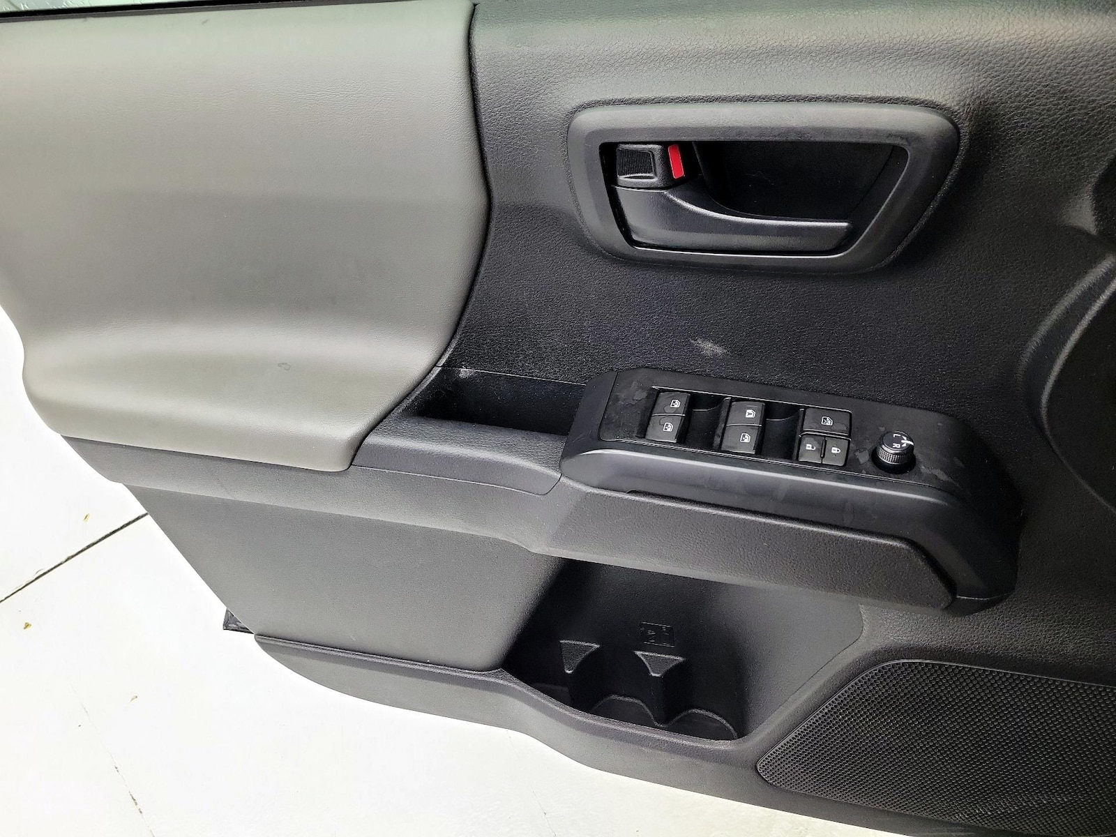 2023 Toyota Tacoma SR - Photo 13