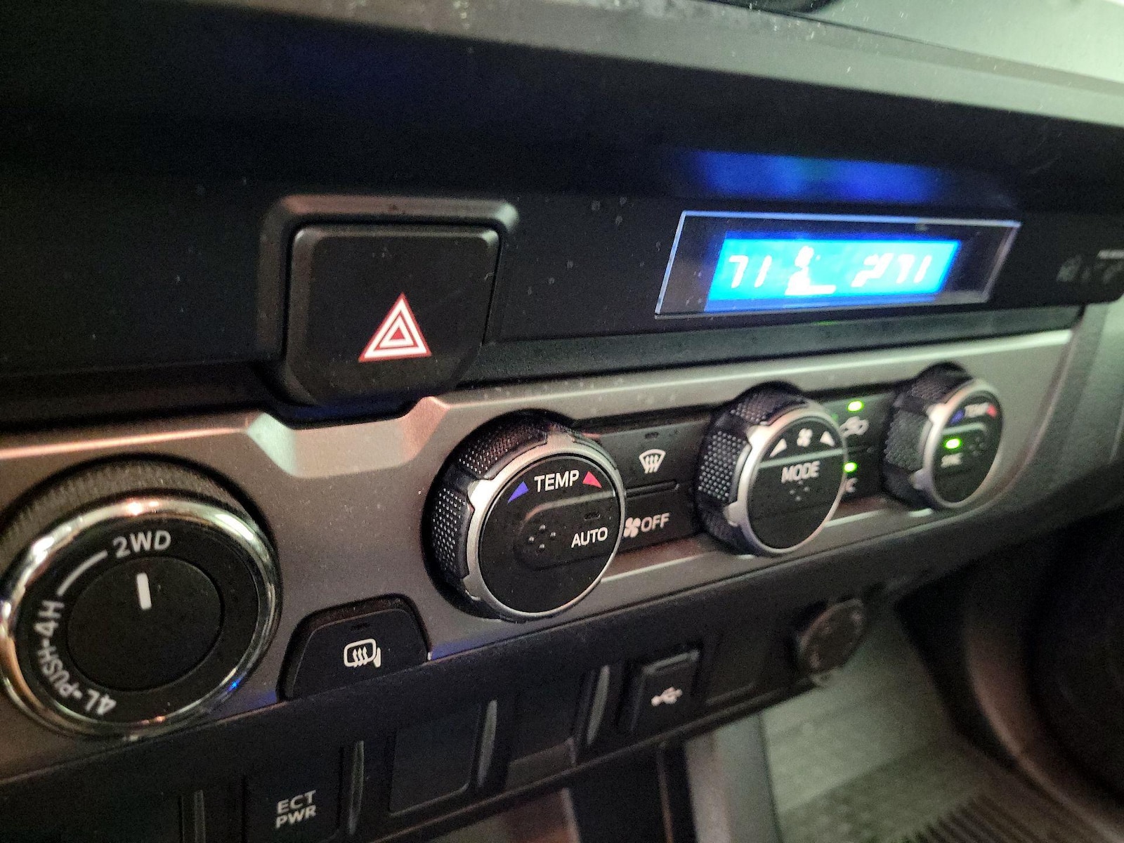 2023 Toyota Tacoma SR - Photo 16