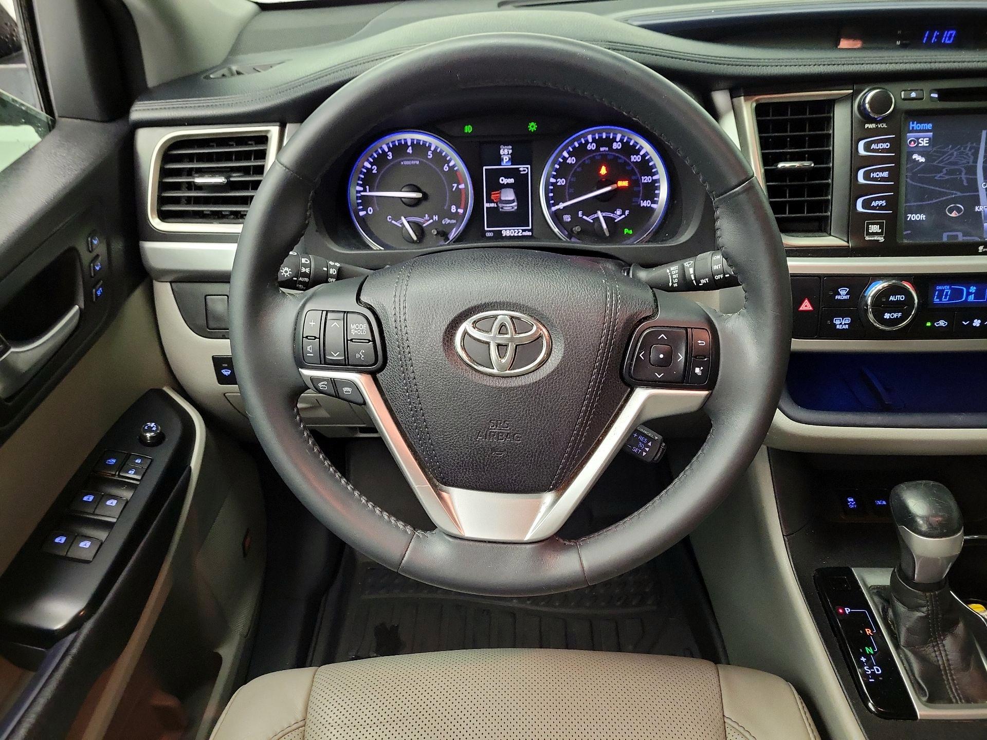 Thumbnail: 2016 Toyota Highlander - 10