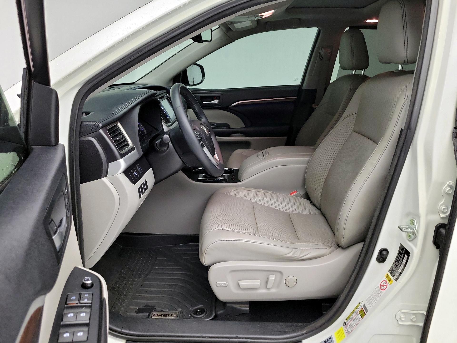 Thumbnail: 2016 Toyota Highlander - 11