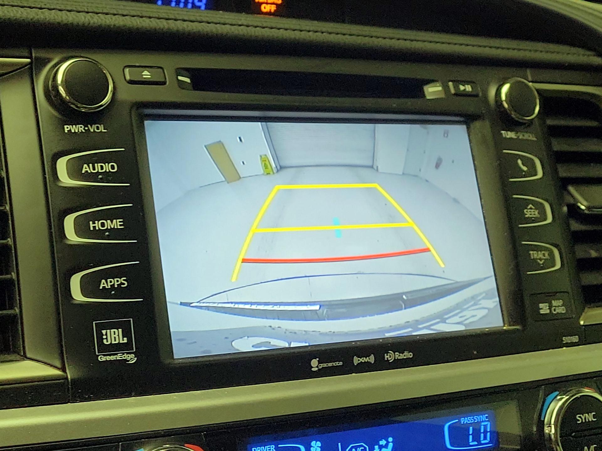 Thumbnail: 2016 Toyota Highlander - 14
