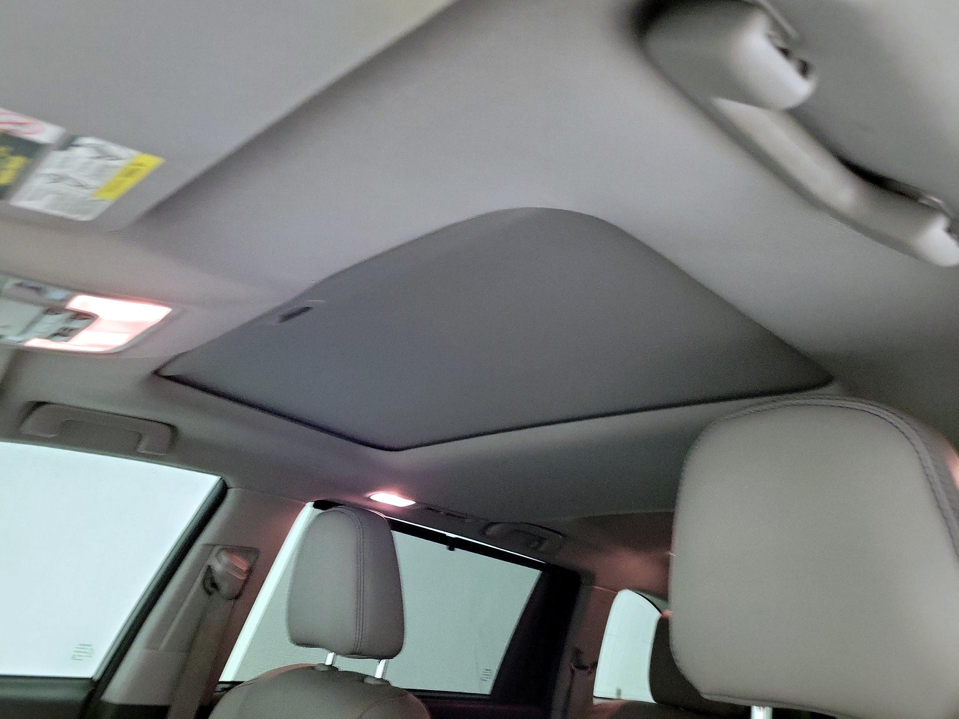 Thumbnail: 2016 Toyota Highlander - 19