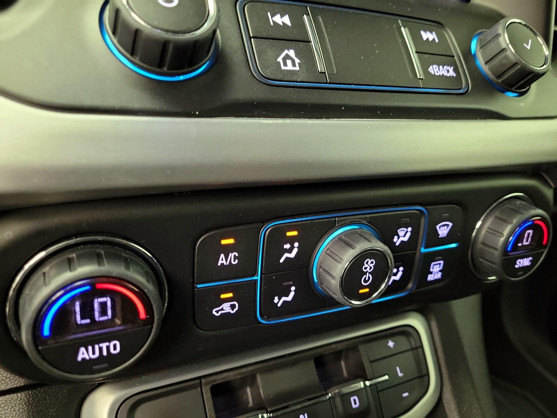 Thumbnail: 2022 GMC Acadia - 16