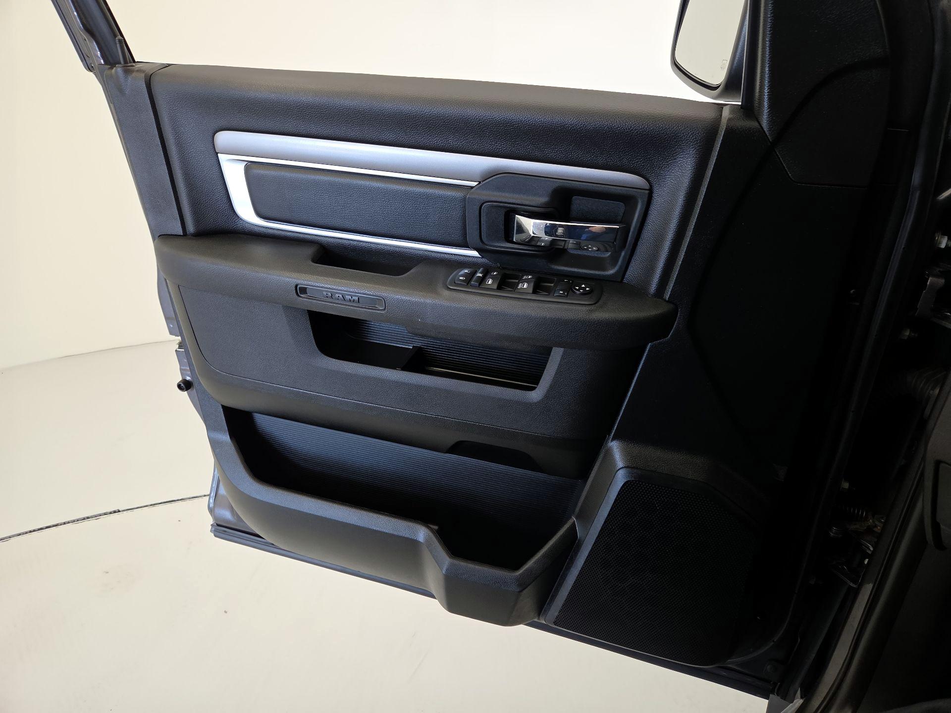 Thumbnail: 2022 RAM 1500 Classic - 12