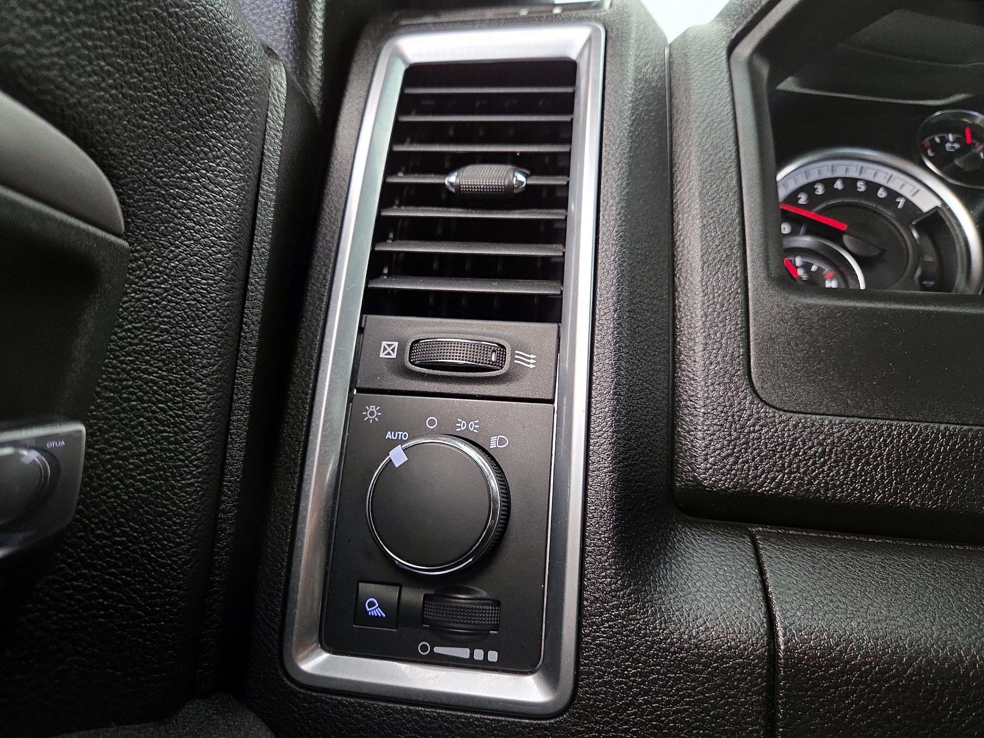 Thumbnail: 2022 RAM 1500 Classic - 13