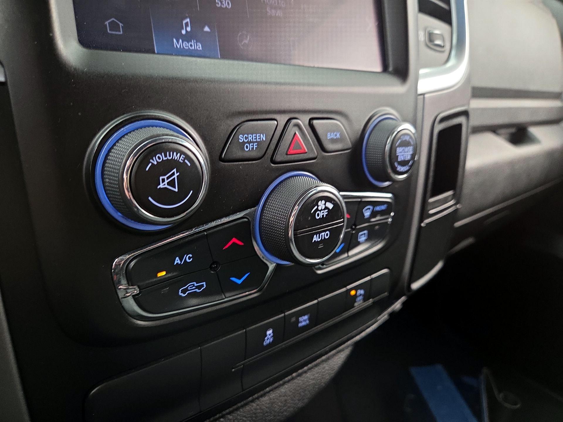 Thumbnail: 2022 RAM 1500 Classic - 16