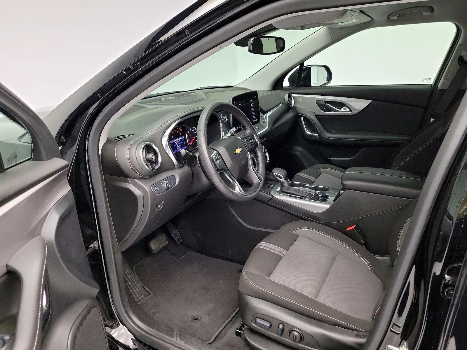 2025 Chevrolet Blazer 2LT - Photo 12