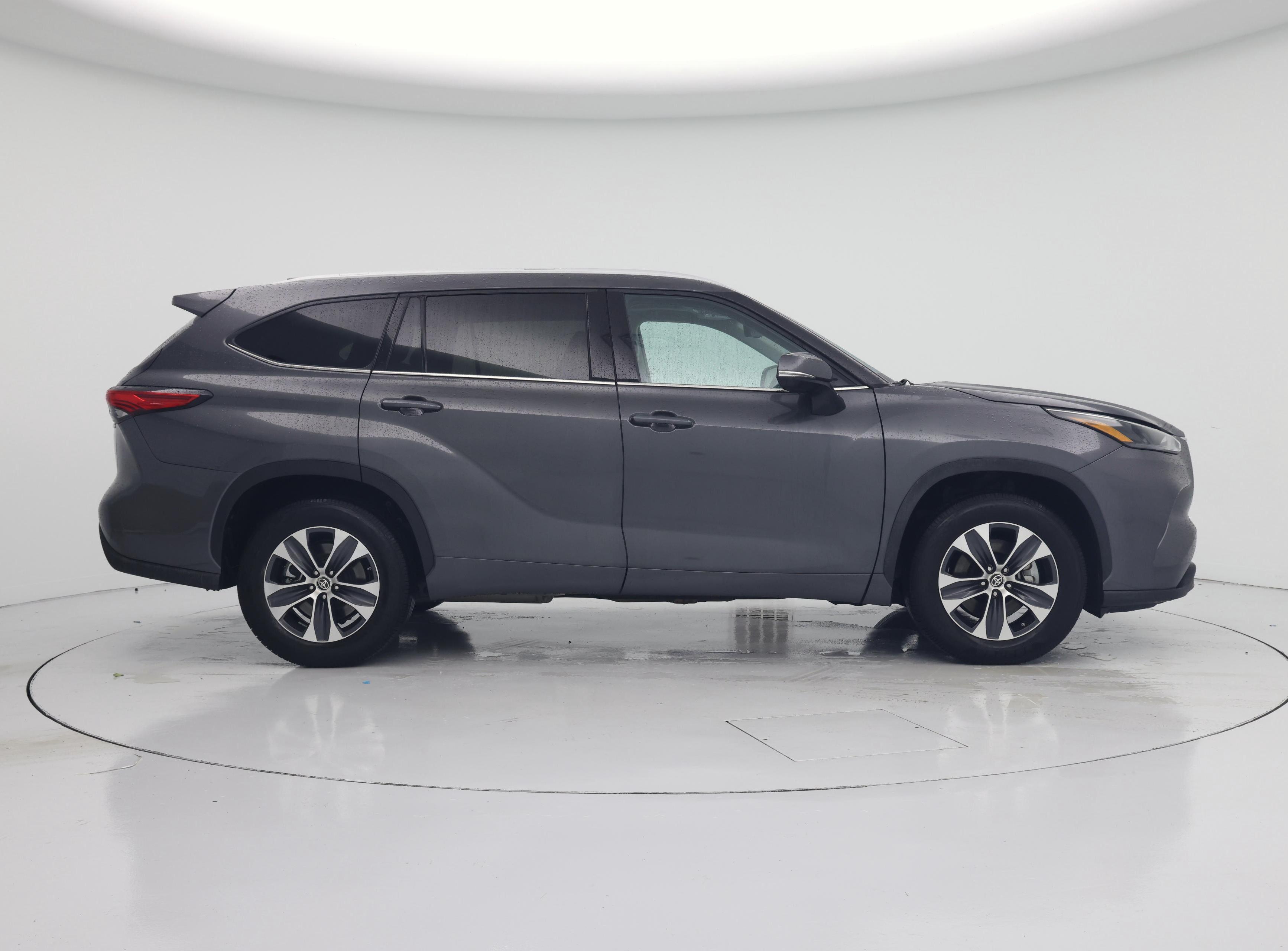 Thumbnail: 2022 Toyota Highlander - 7