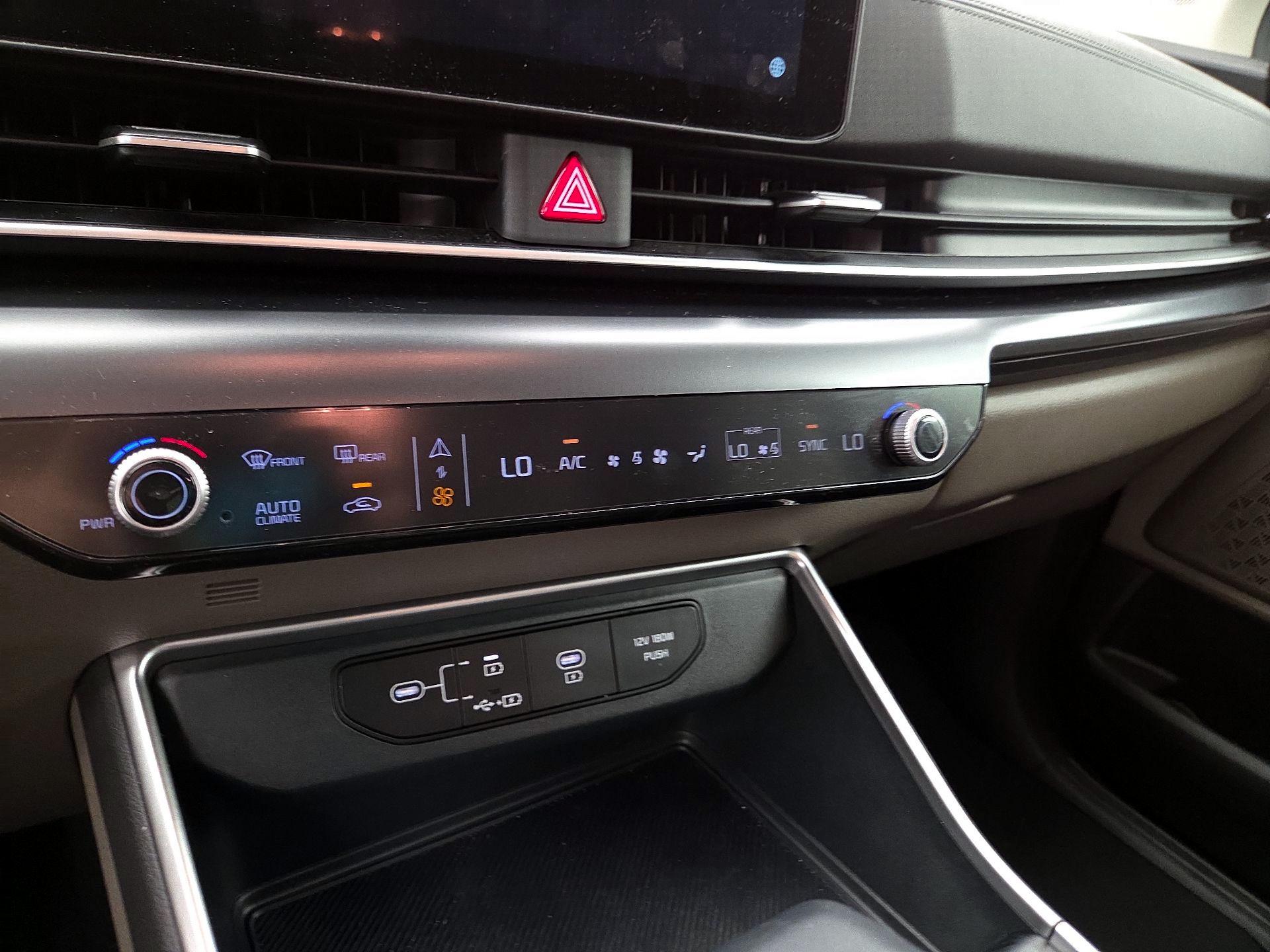 Thumbnail: 2025 Kia Carnival - 17