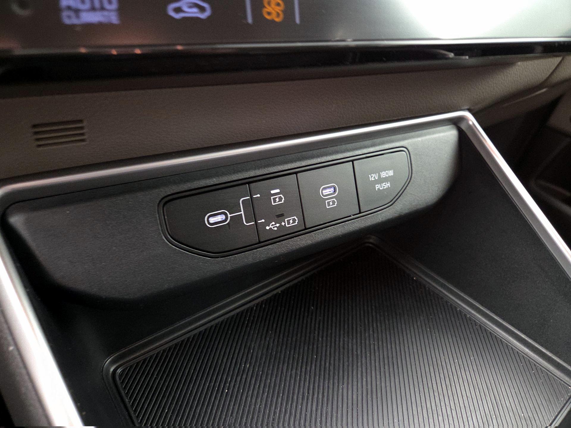 Thumbnail: 2025 Kia Carnival - 19