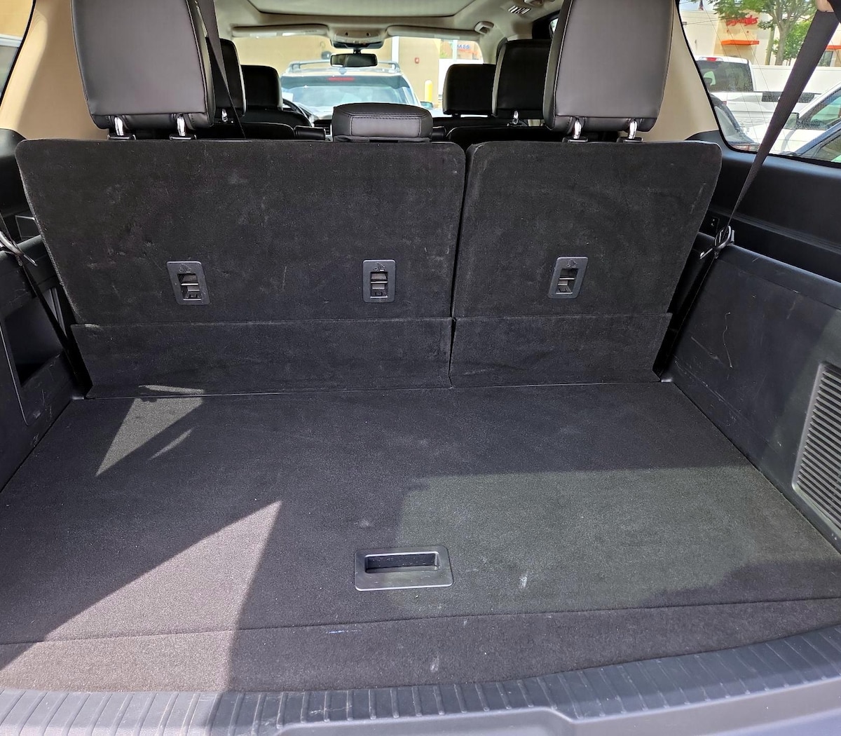 Trunk/Cargo (Seats Up)