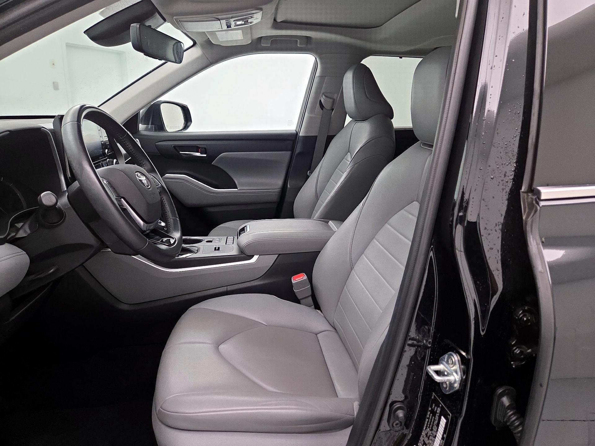 Thumbnail: 2021 Toyota Highlander - 11