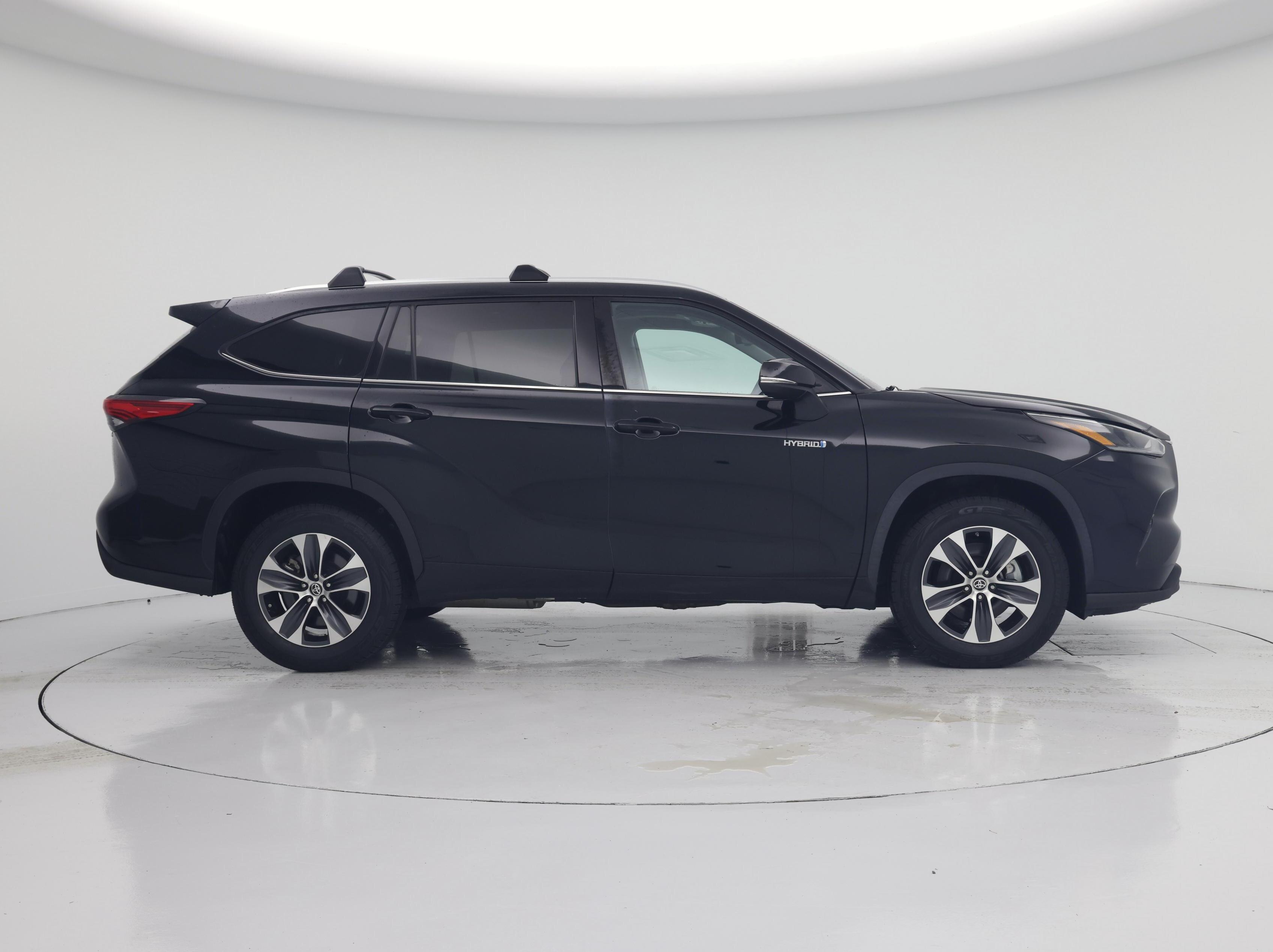 Thumbnail: 2021 Toyota Highlander - 7