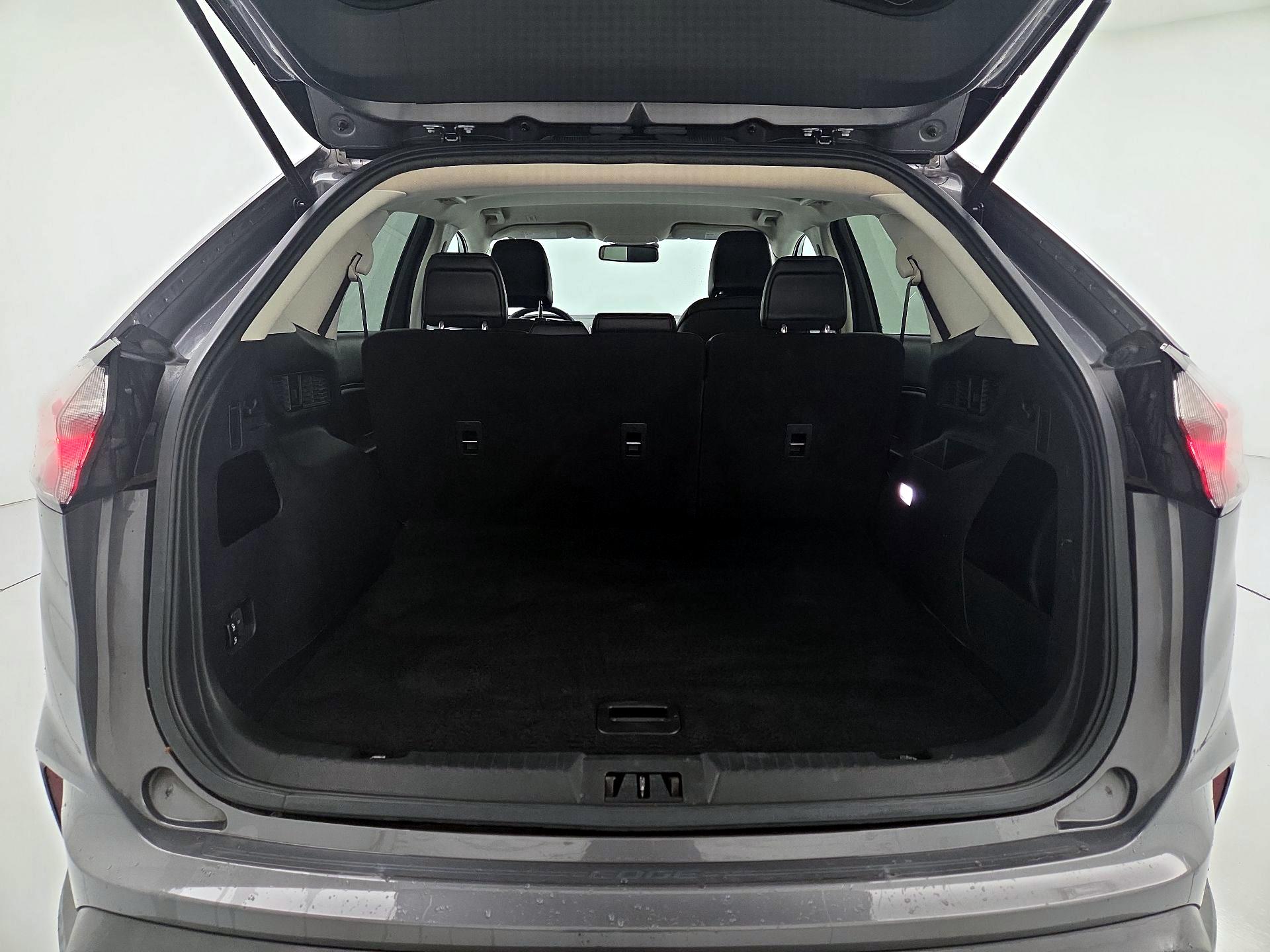 Thumbnail: 2021 Ford Edge - 20
