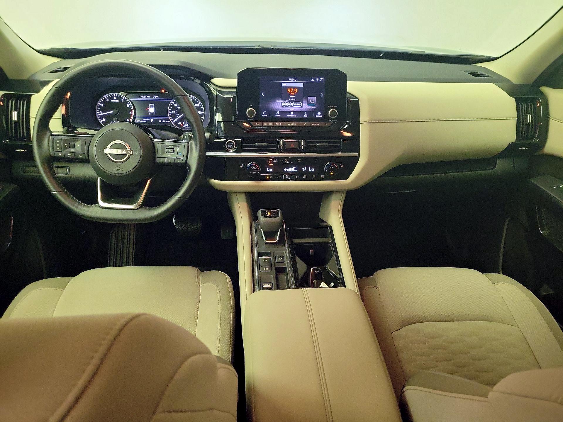 Thumbnail: 2023 Nissan Pathfinder - 9