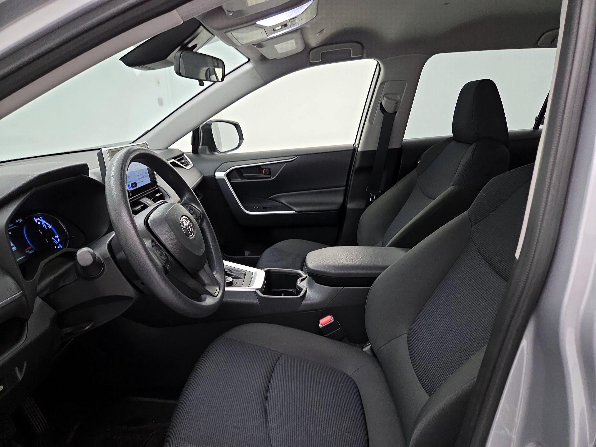 Thumbnail: 2025 Toyota RAV4 - 11