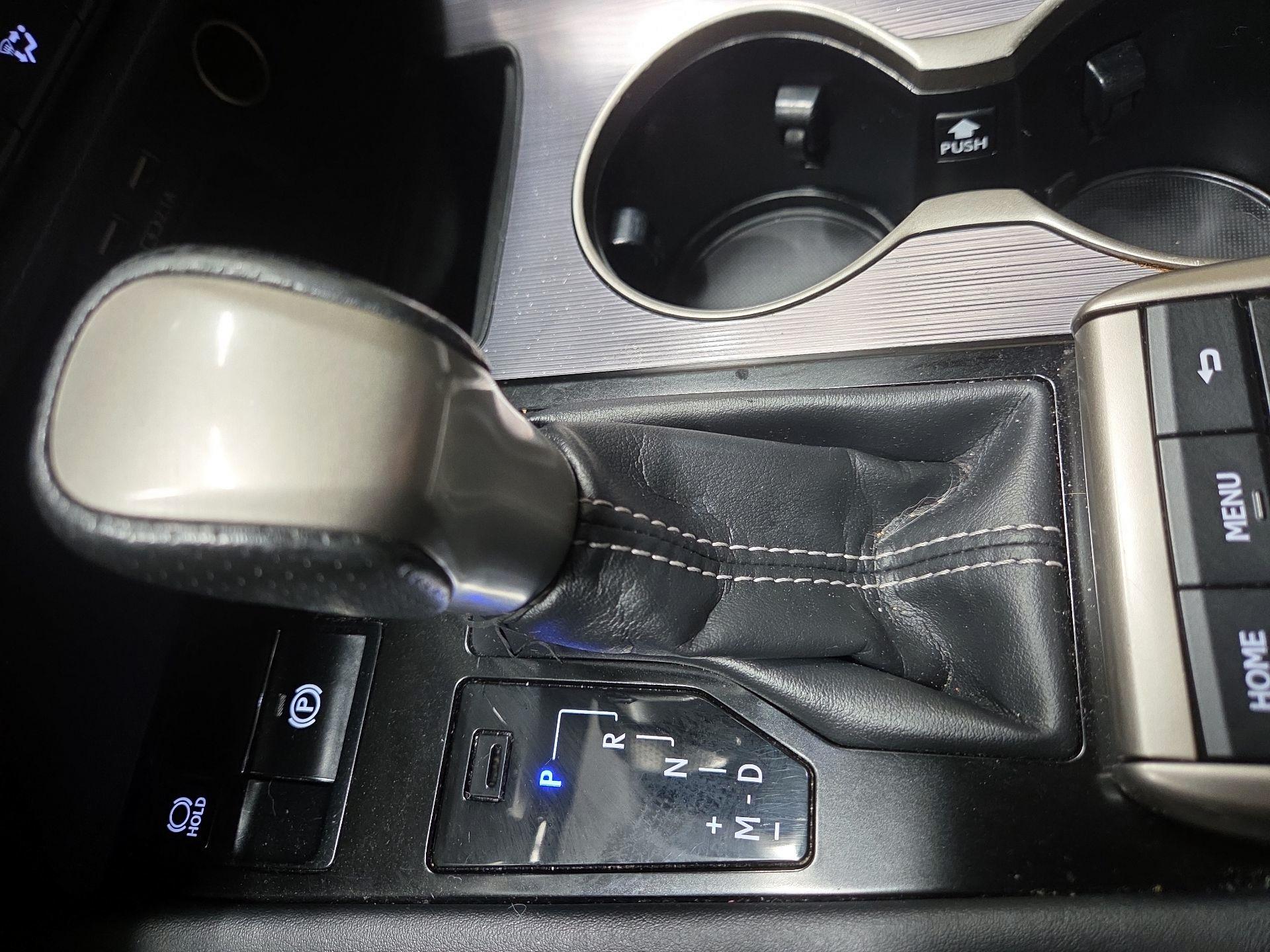 Thumbnail: 2020 Lexus RX - 17