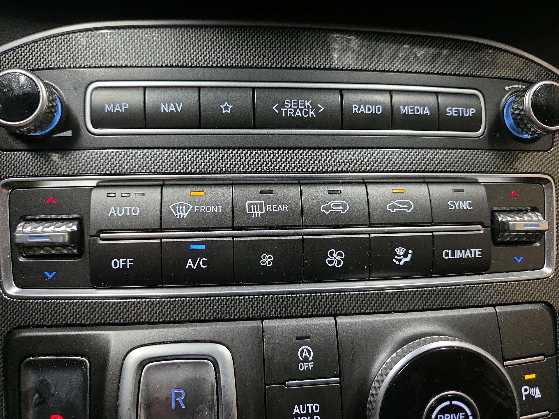 Thumbnail: 2023 Hyundai Santa Fe - 17