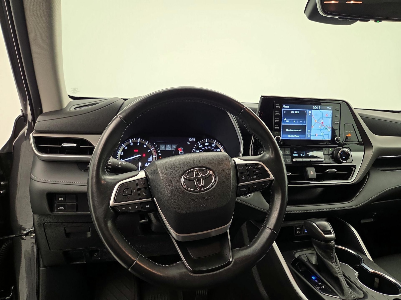 2022 Toyota Highlander XLE - Photo 11