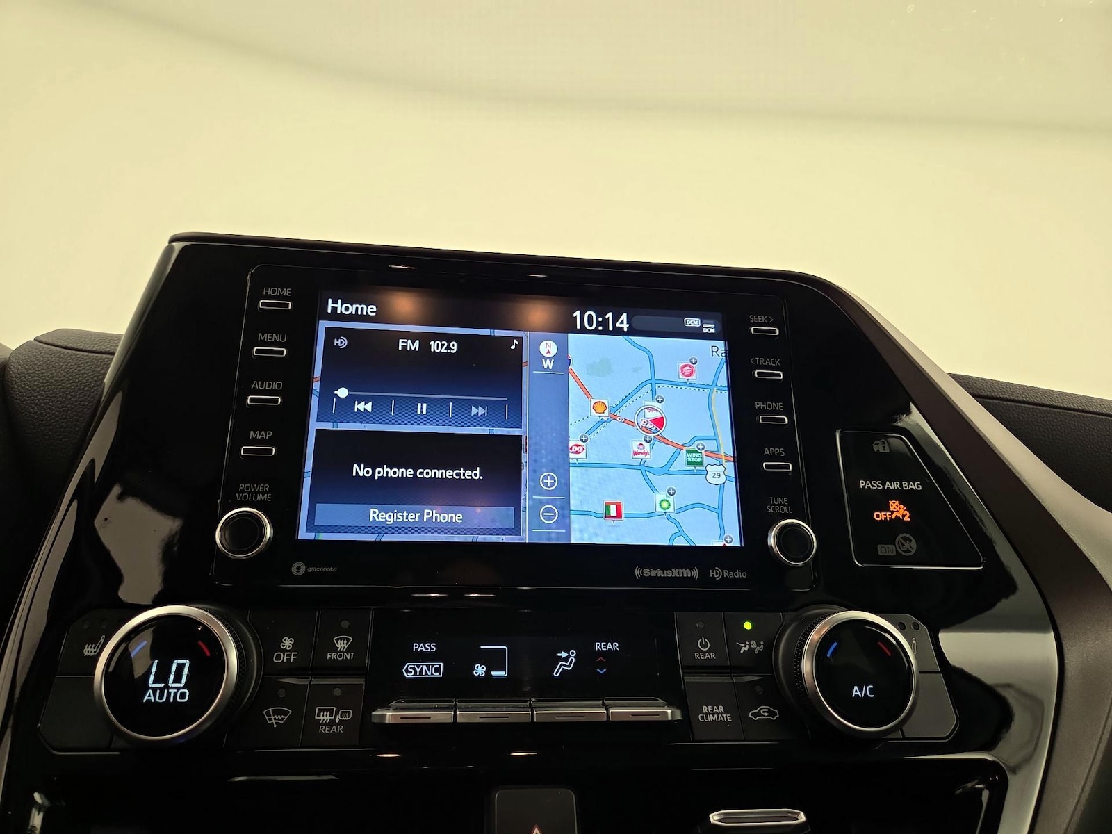 2022 Toyota Highlander XLE - Photo 15