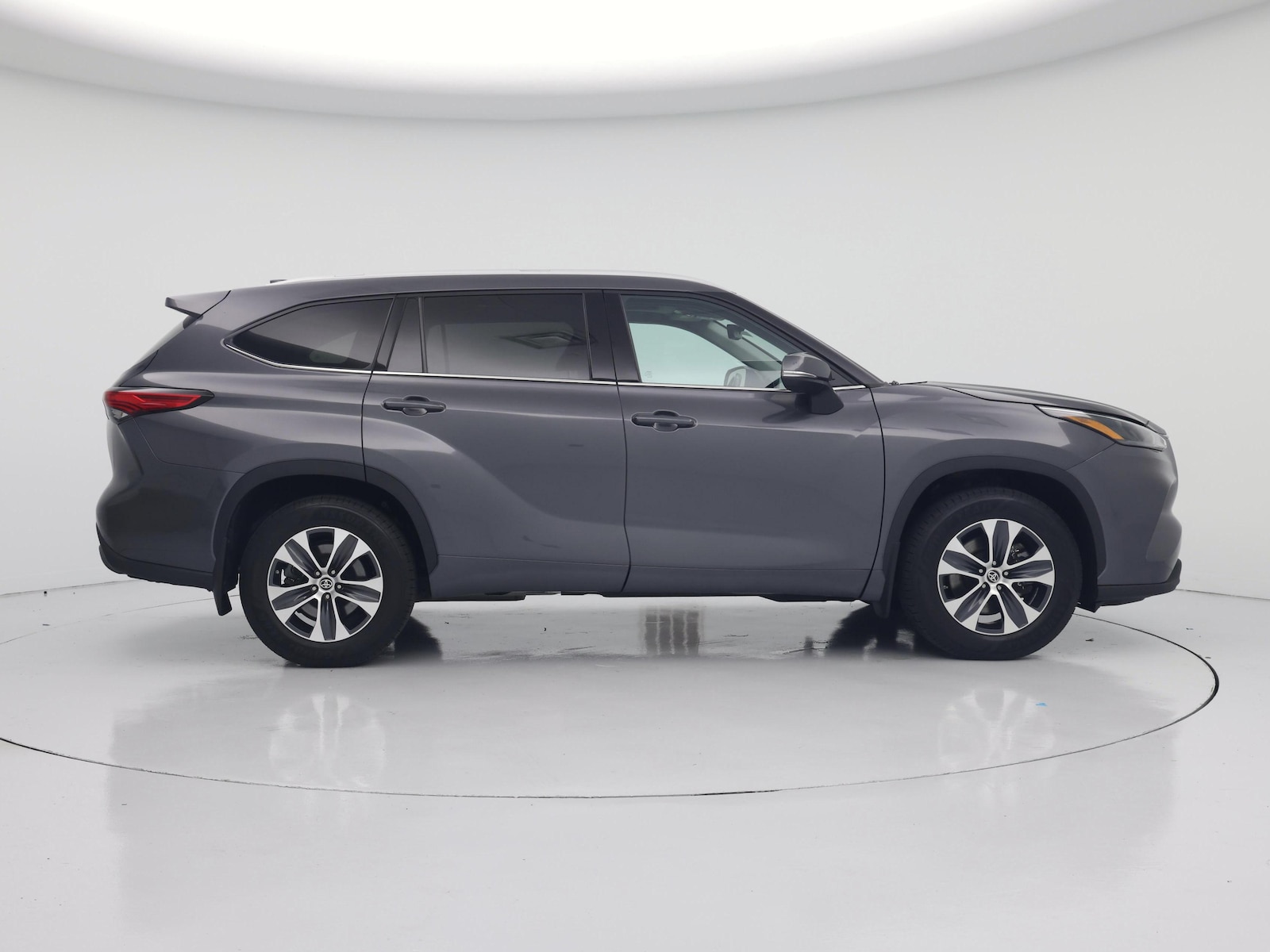 2022 Toyota Highlander XLE - Photo 8