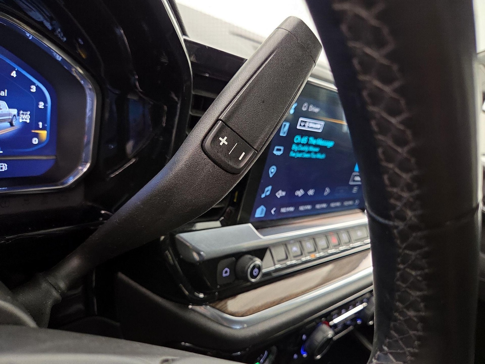 2023 Chevrolet Silverado 1500 LT - Photo 18