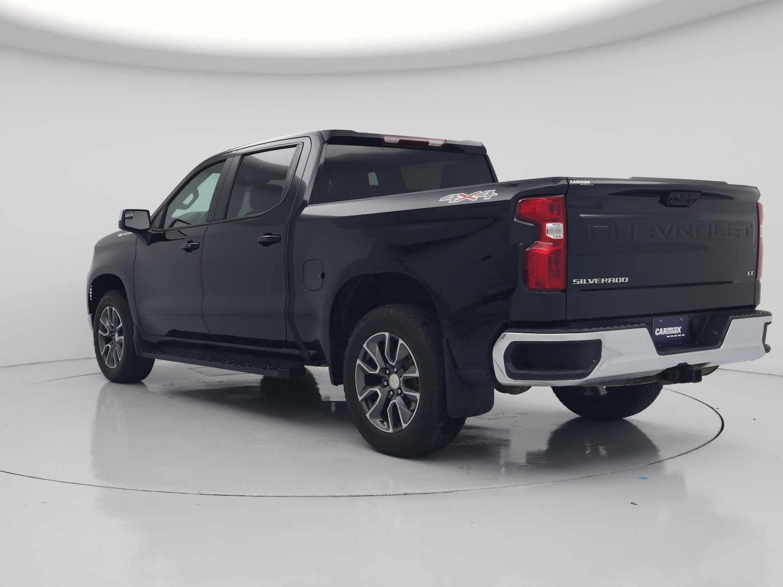 2023 Chevrolet Silverado 1500 LT - Photo 3