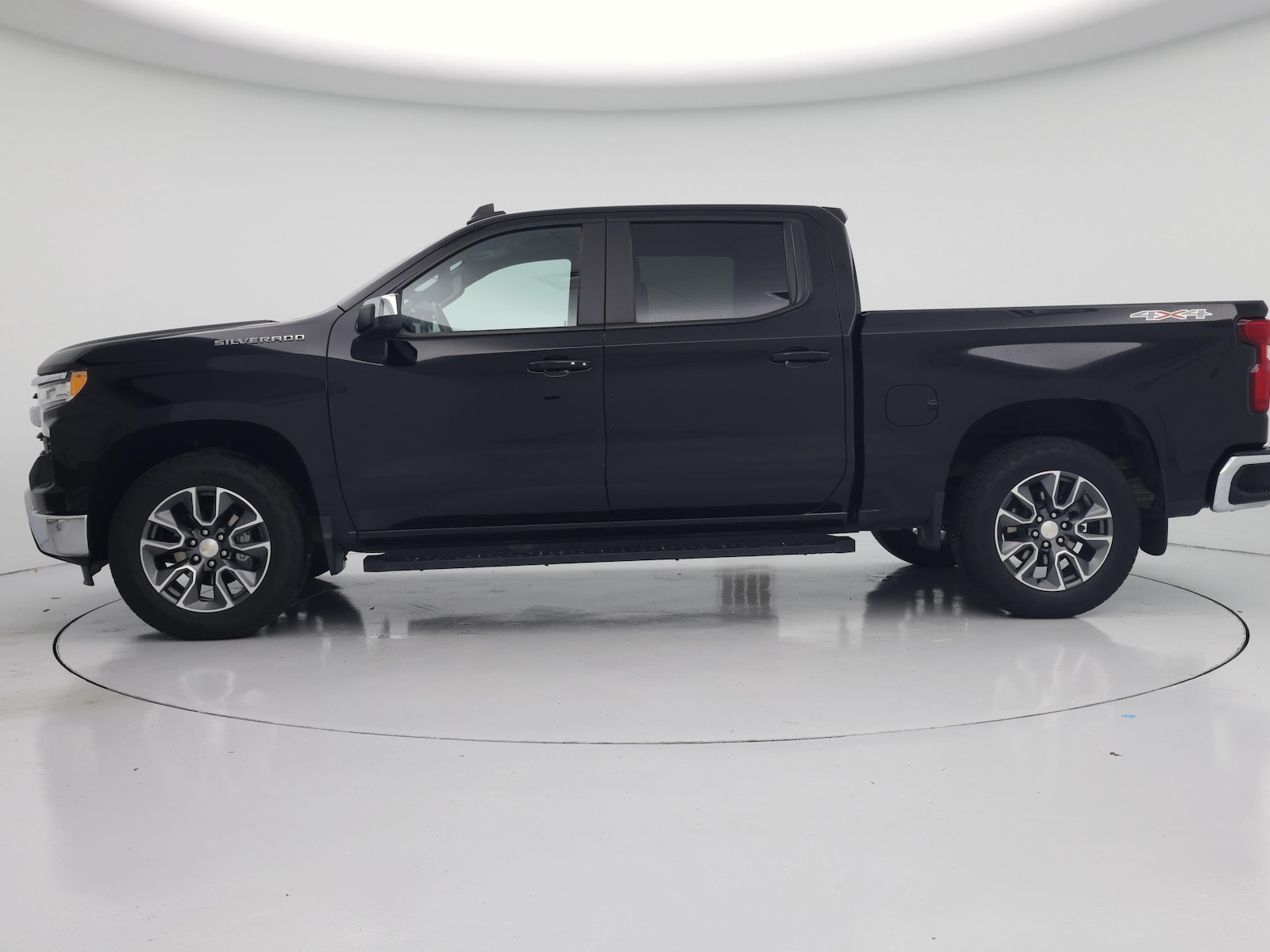 2023 Chevrolet Silverado 1500 LT - Photo 4