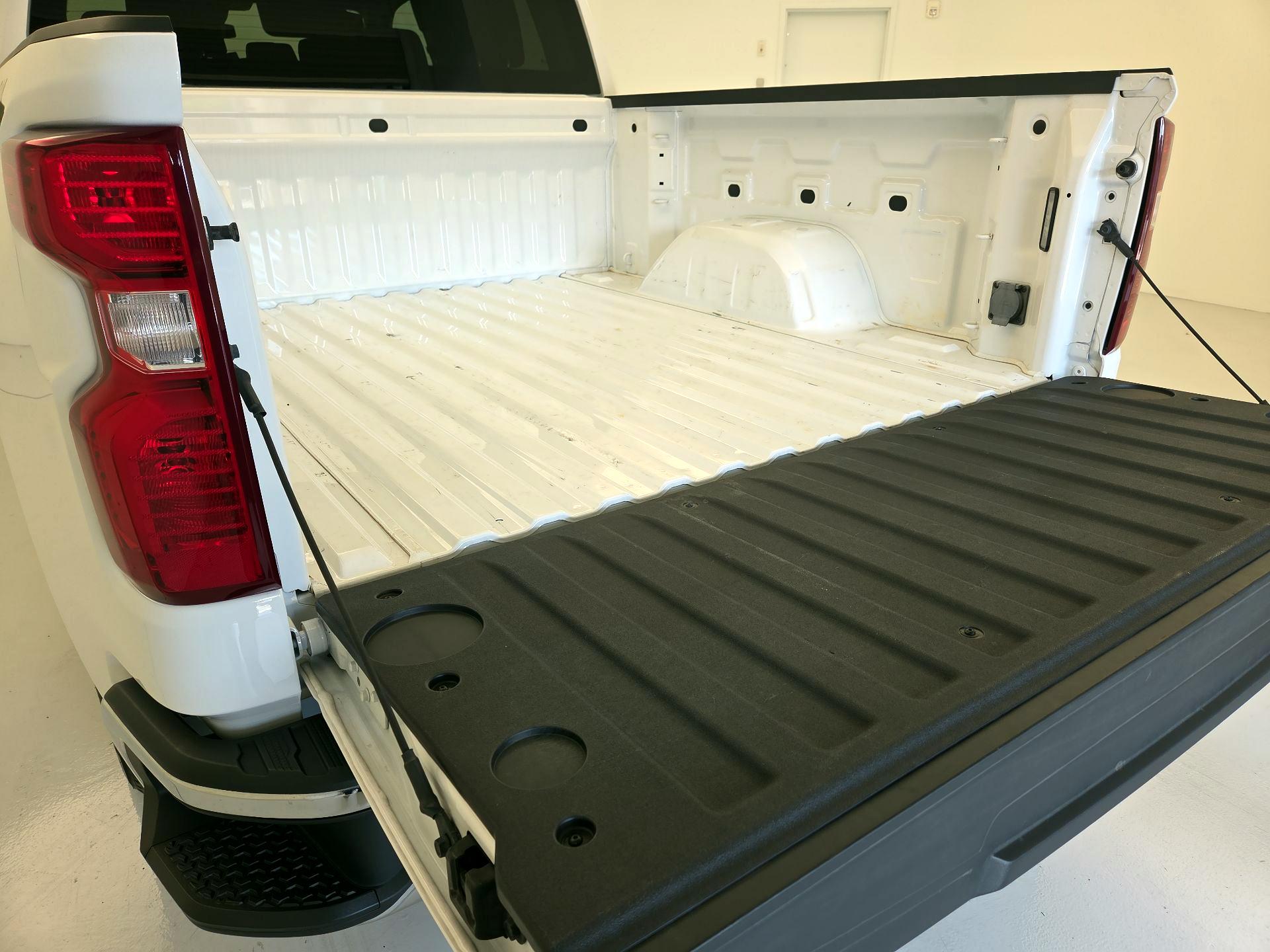 Thumbnail: 2023 Chevrolet Silverado 1500 - 20