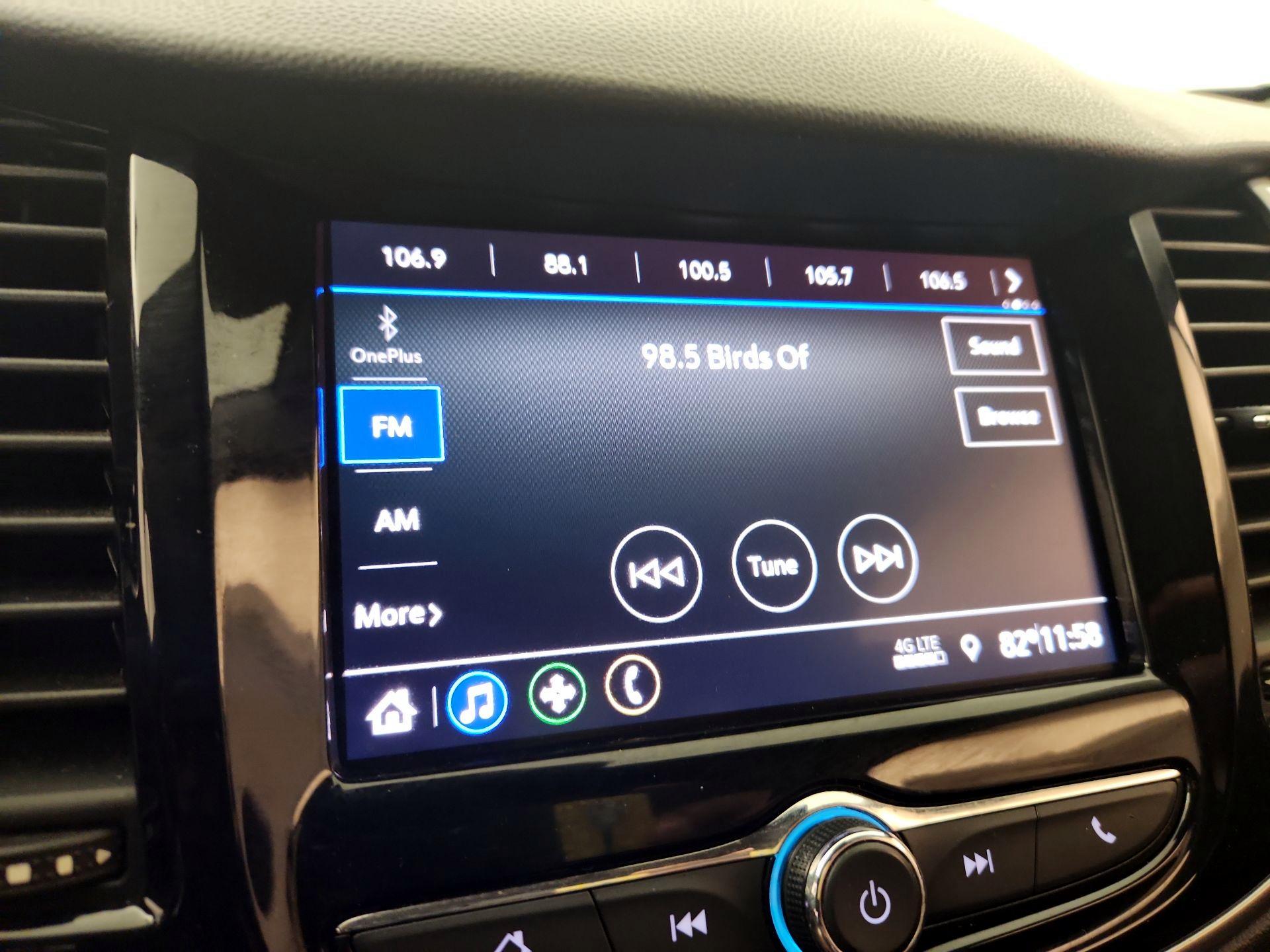 Thumbnail: 2020 Chevrolet Trax - 15