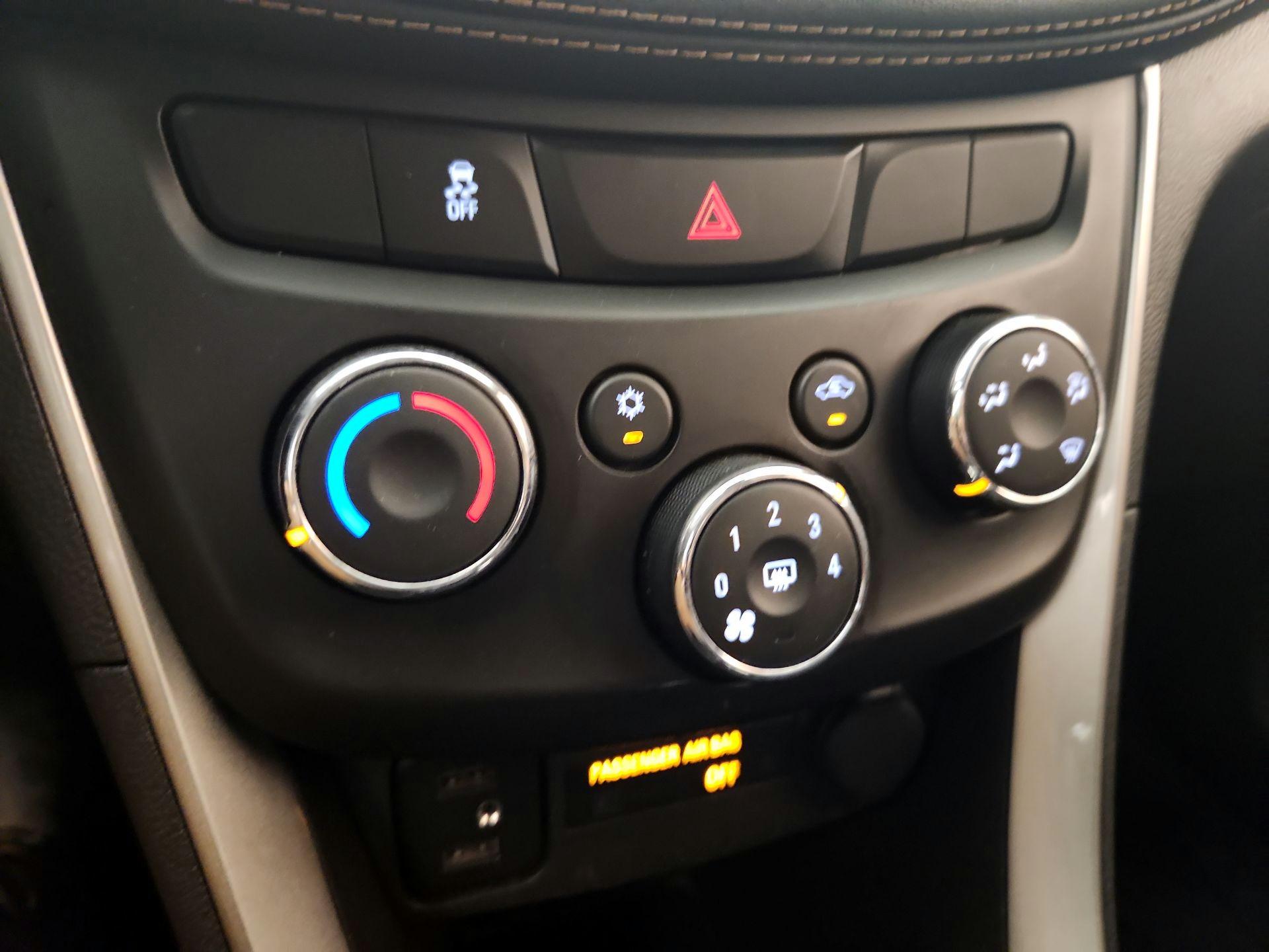 Thumbnail: 2020 Chevrolet Trax - 16