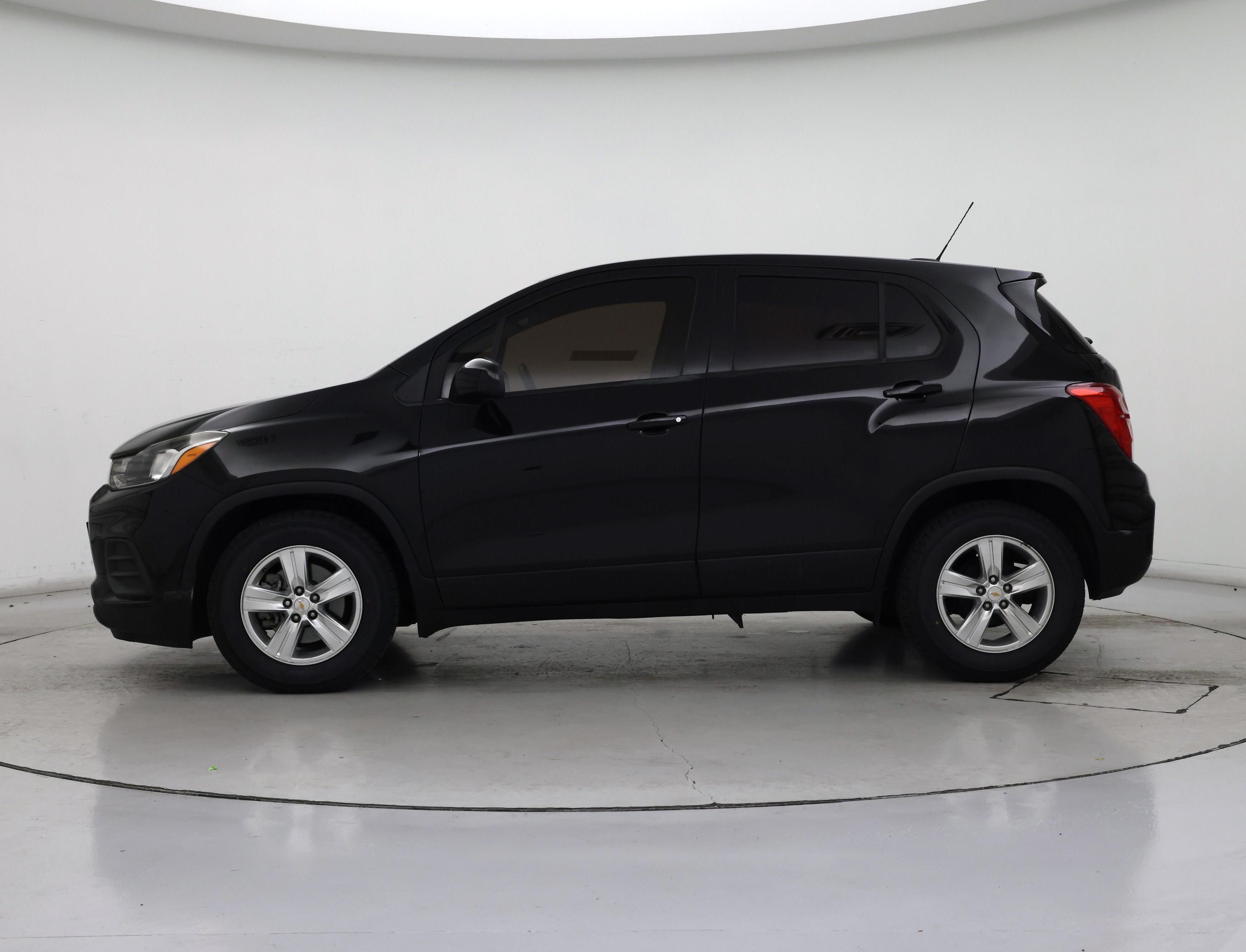 Thumbnail: 2020 Chevrolet Trax - 3