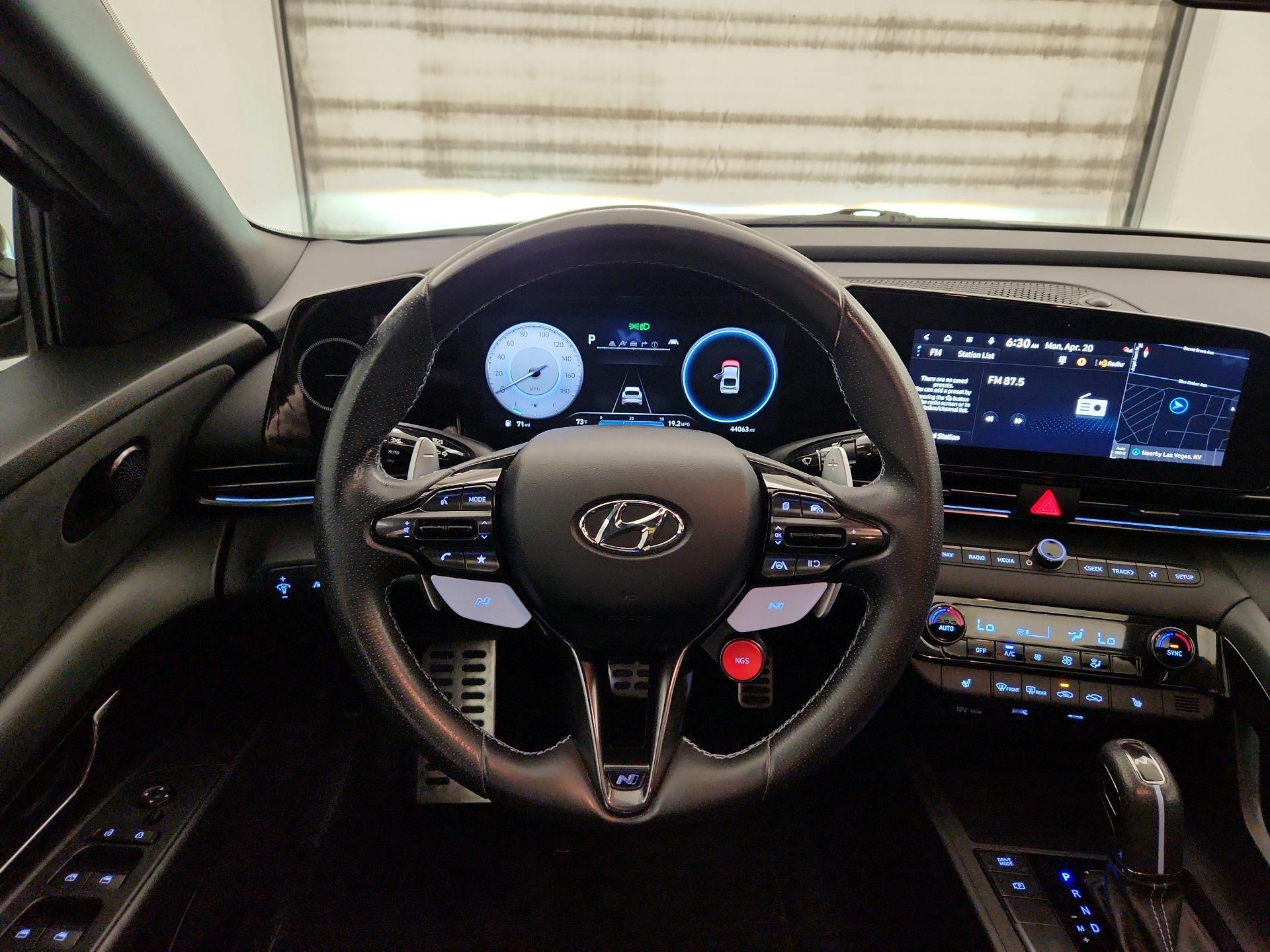 Thumbnail: 2023 Hyundai Elantra - 10
