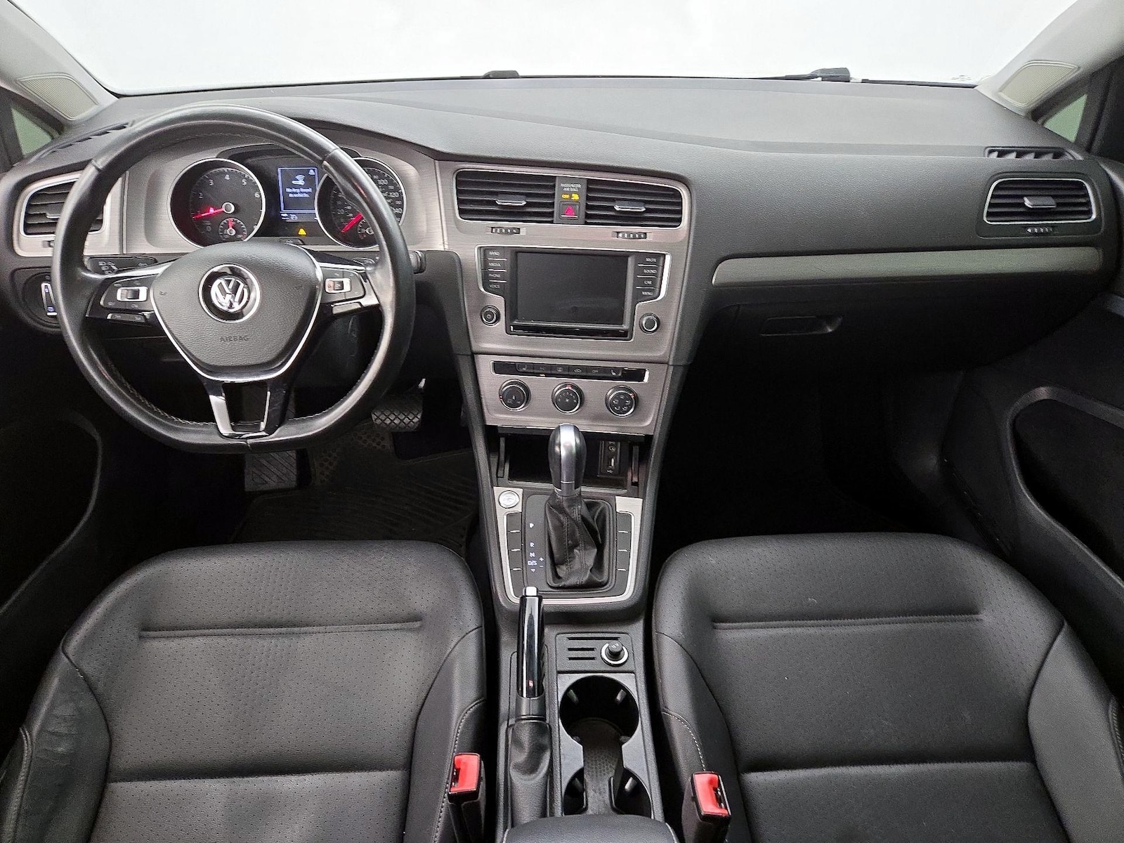 2017 Volkswagen Golf Wolfsburg Edition - Photo 10